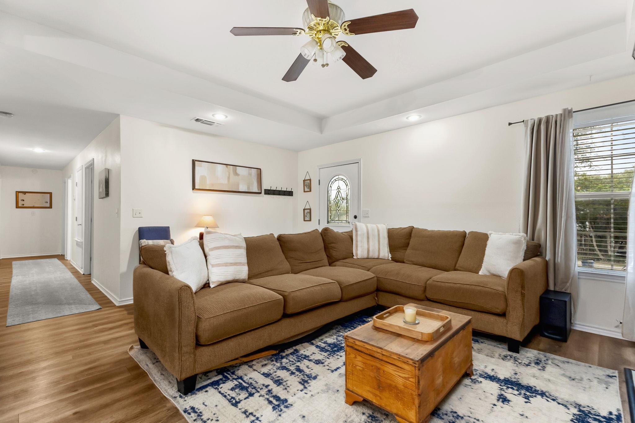 1143 Dawnridge Dr, Canyon Lake, TX 78133