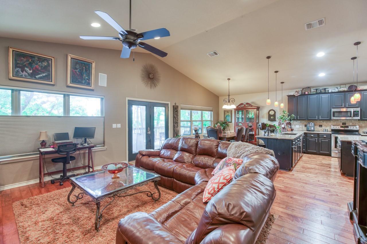 1130 Long Mountain Dr, Burnet, TX 78611