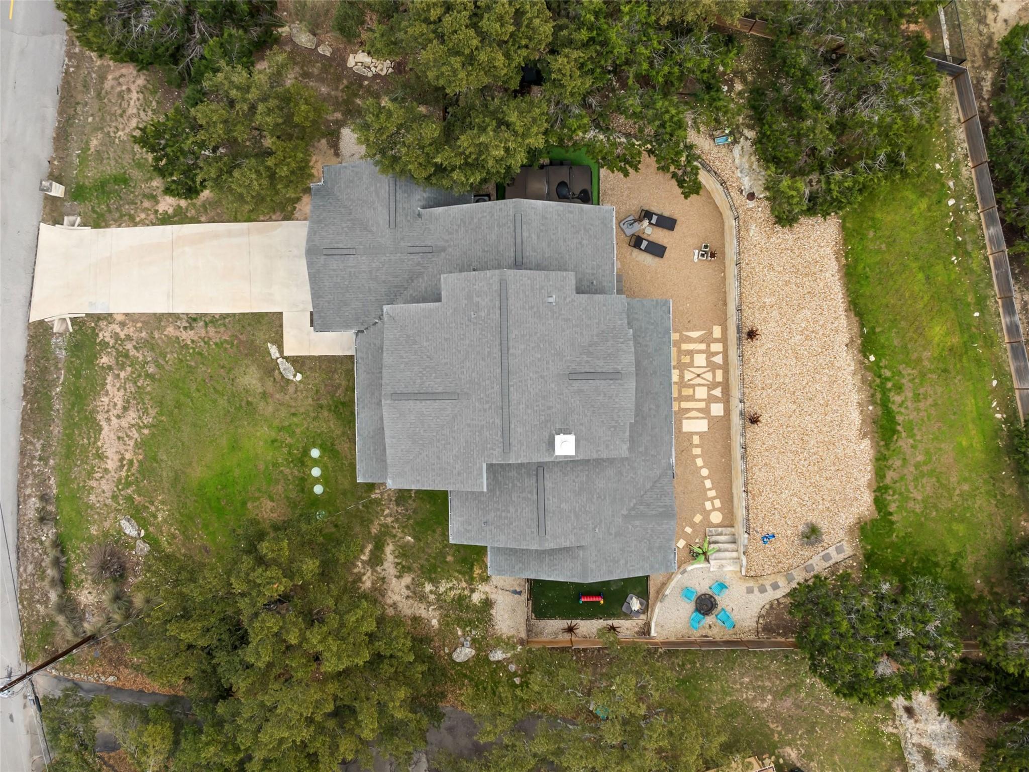 21907 Moffat Dr, Spicewood, TX 78669
