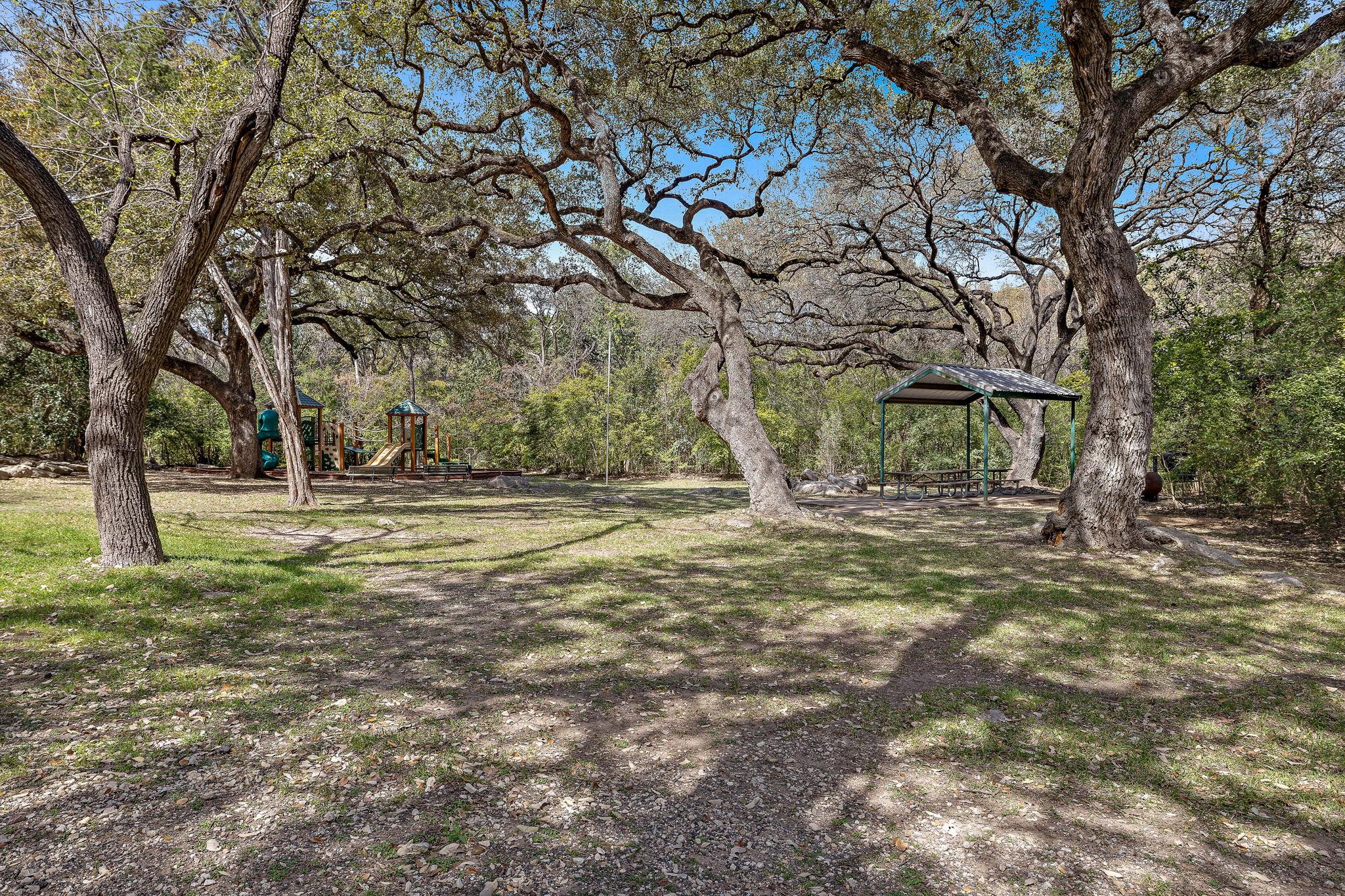5752 N Scout Island Cir, Austin, TX 78731