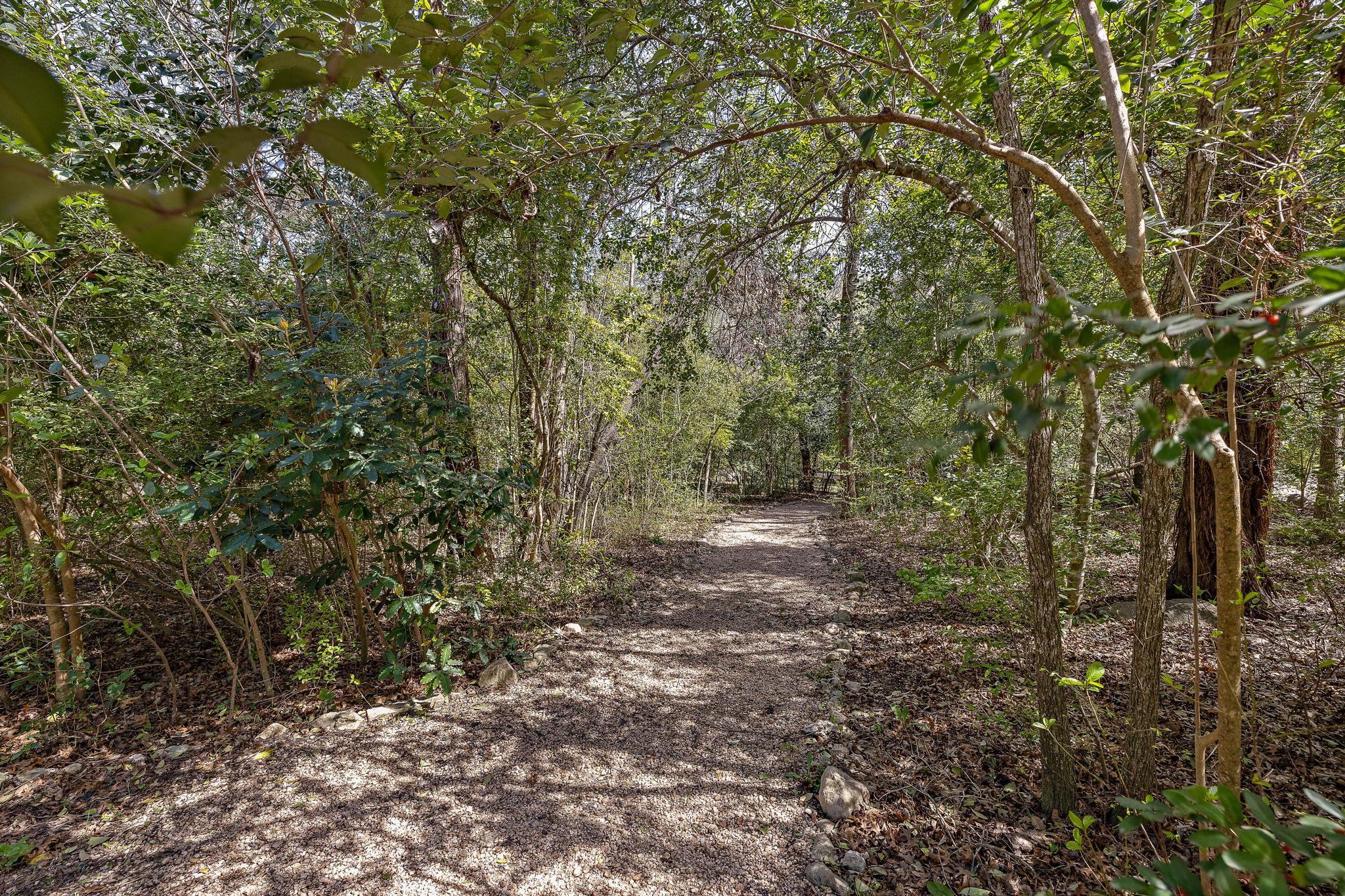 5752 N Scout Island Cir, Austin, TX 78731