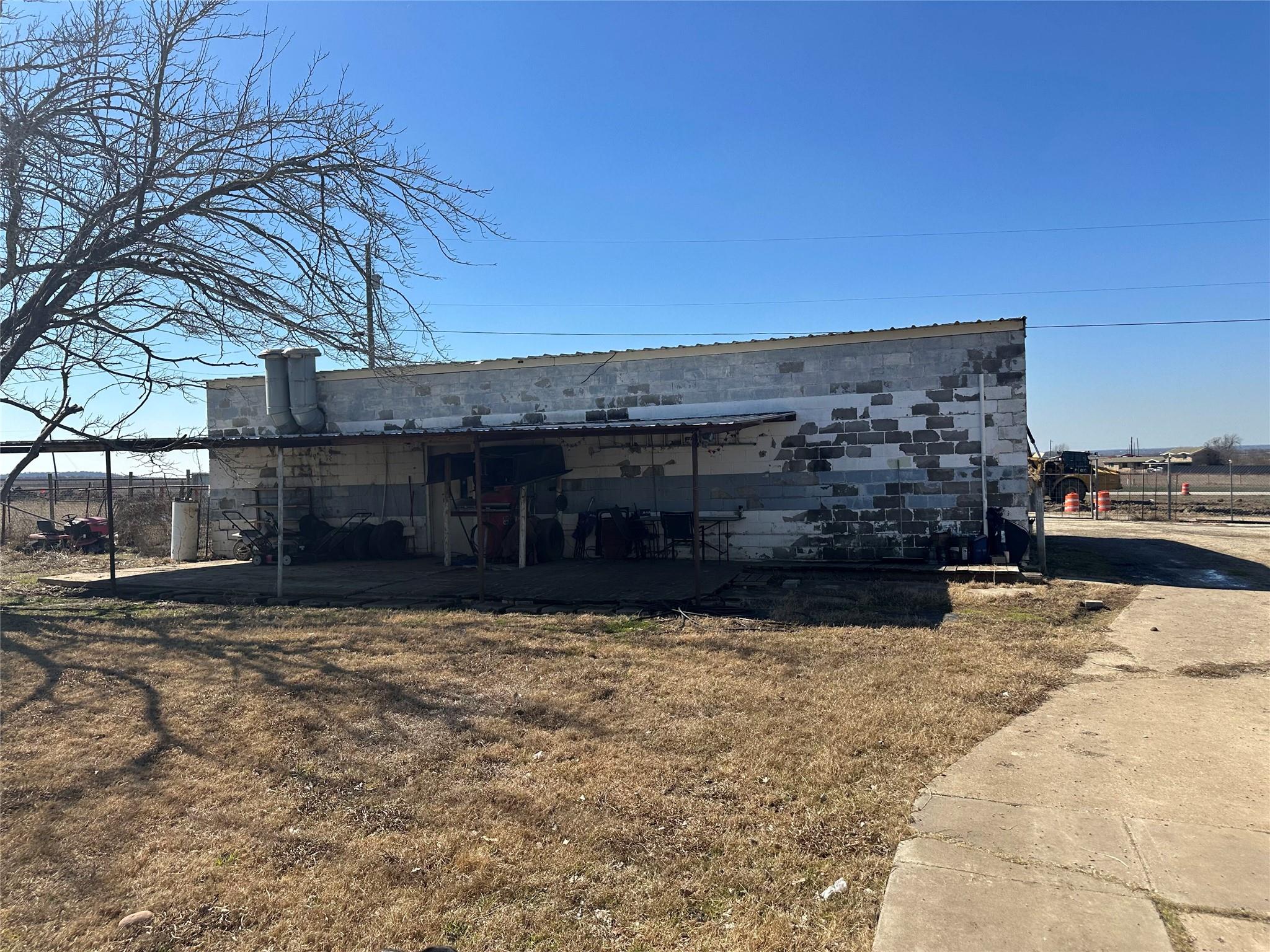 9796 E Us Highway 190, Rogers, TX 76569