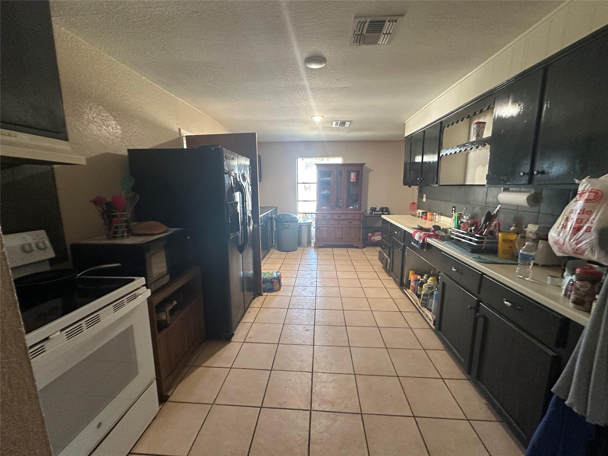 9796 E Us Highway 190, Rogers, TX 76569