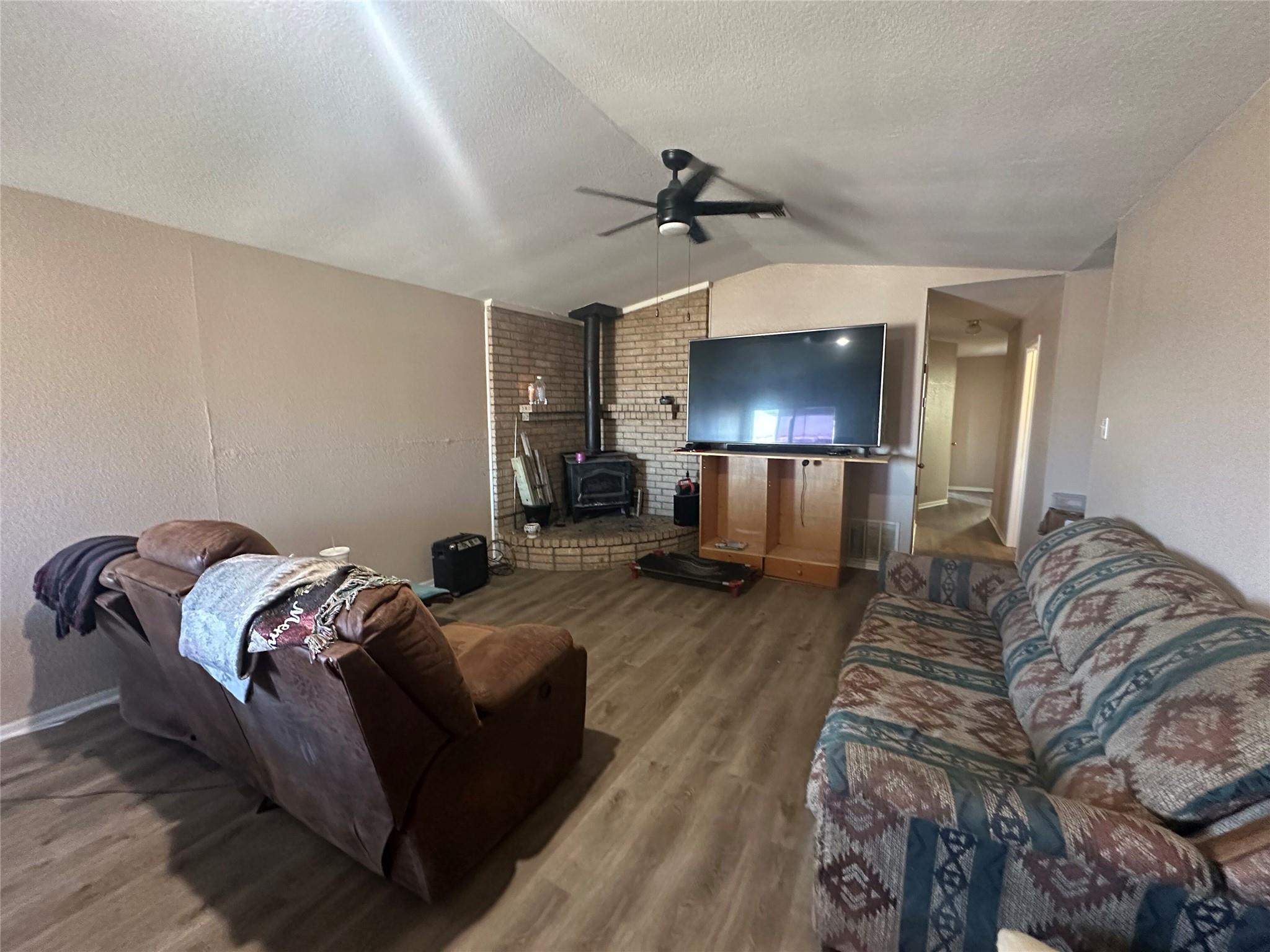 9796 E Us Highway 190, Rogers, TX 76569