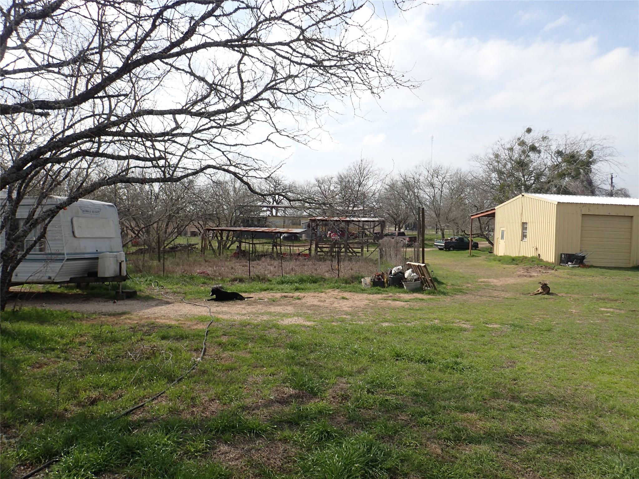 336 Boulder Ln, Dale, TX 78616