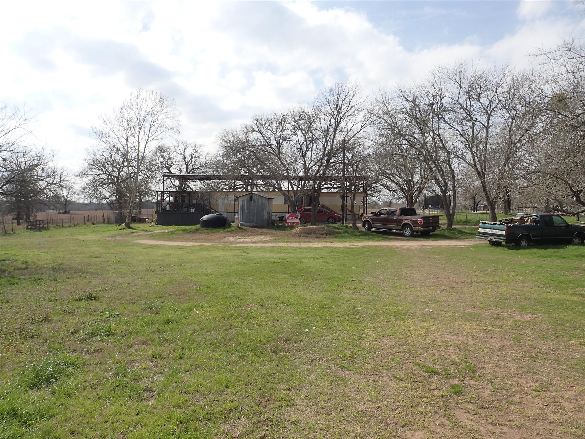 336 Boulder Ln, Dale, TX 78616
