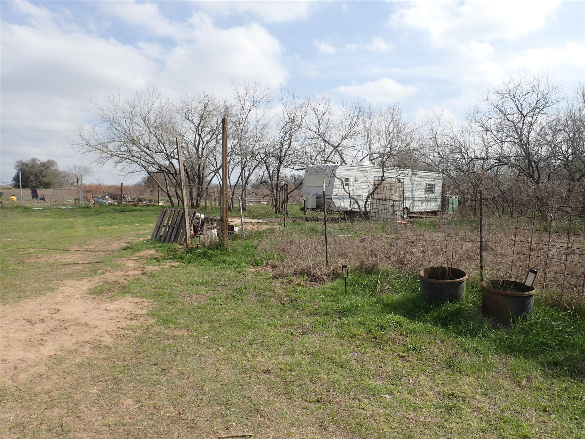 336 Boulder Ln, Dale, TX 78616