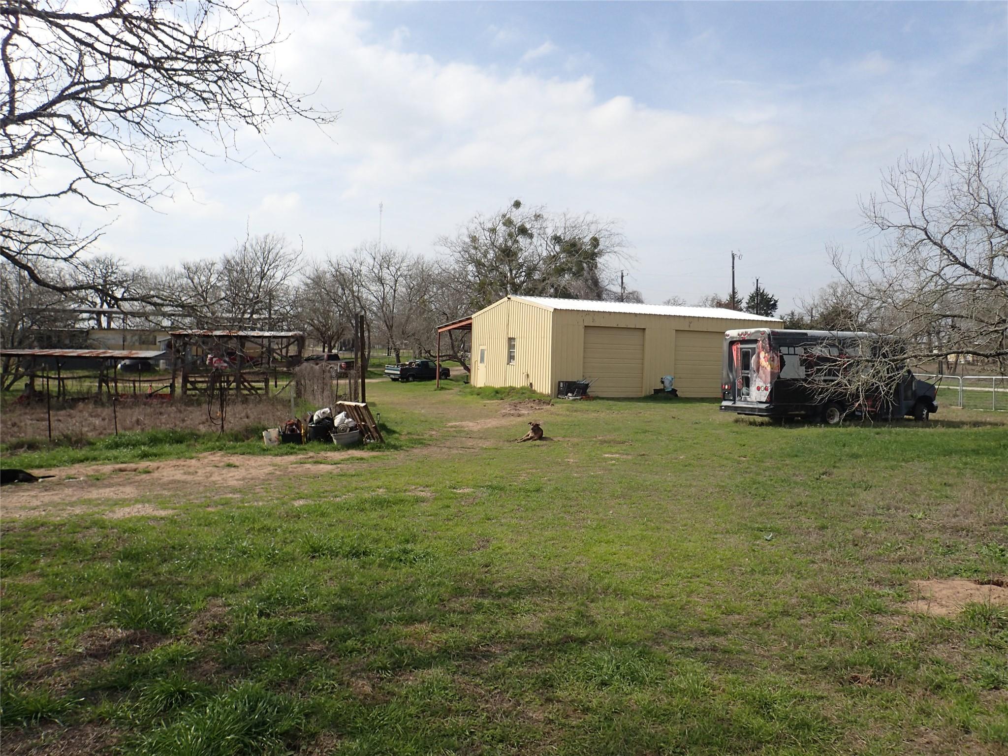 336 Boulder Ln, Dale, TX 78616