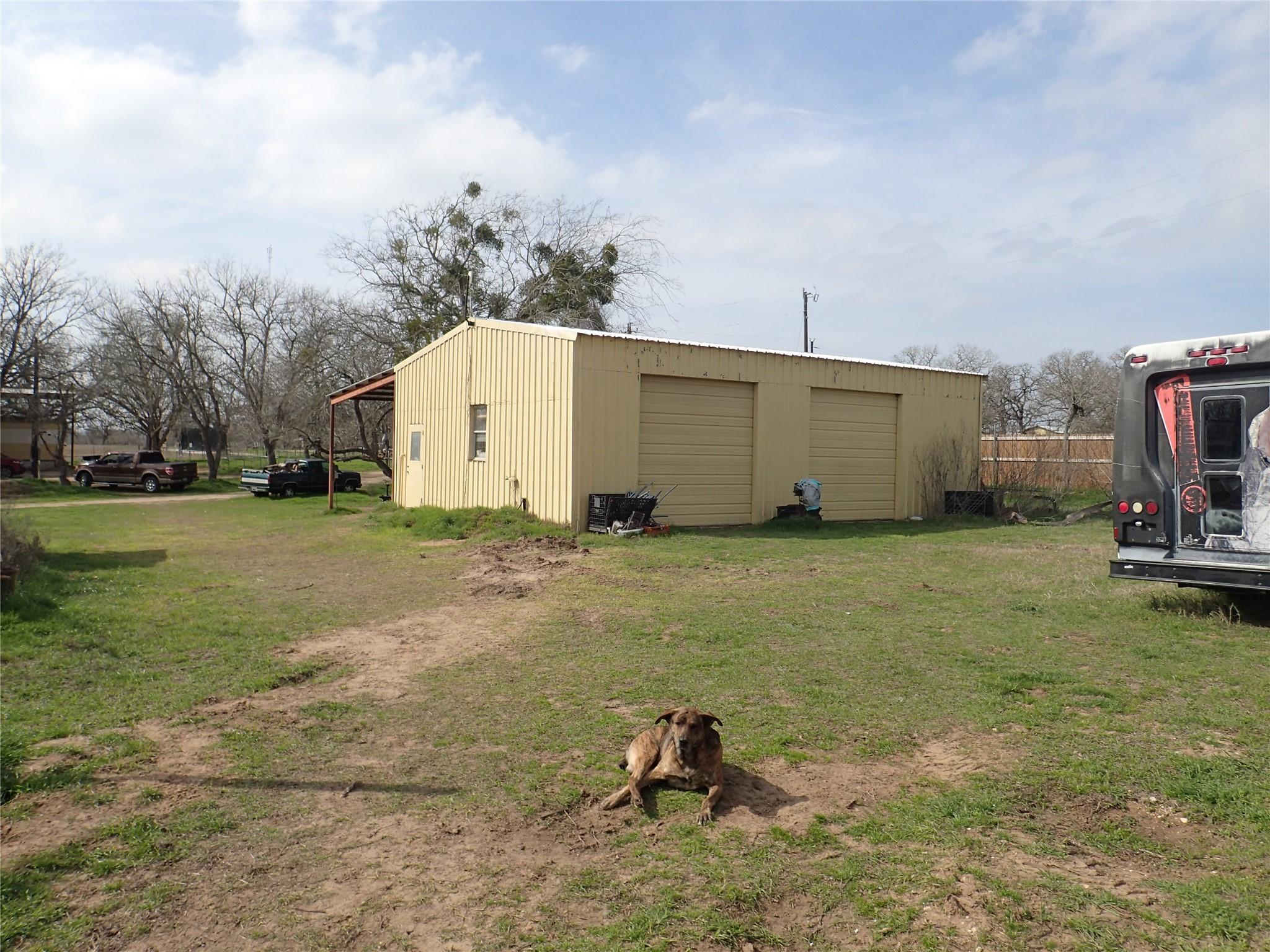 336 Boulder Ln, Dale, TX 78616