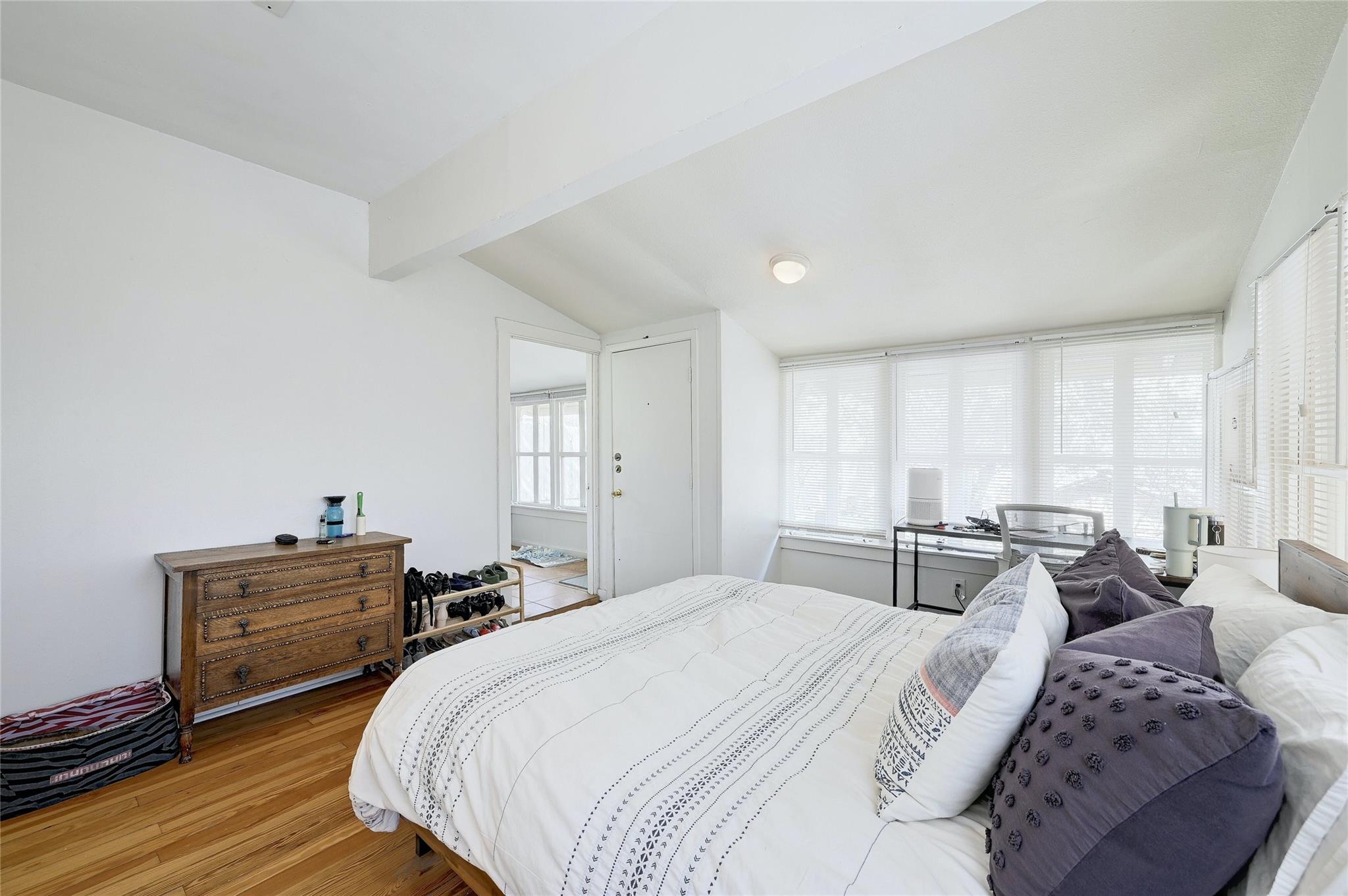 1506 East Side Drive, Austin, TX 78704