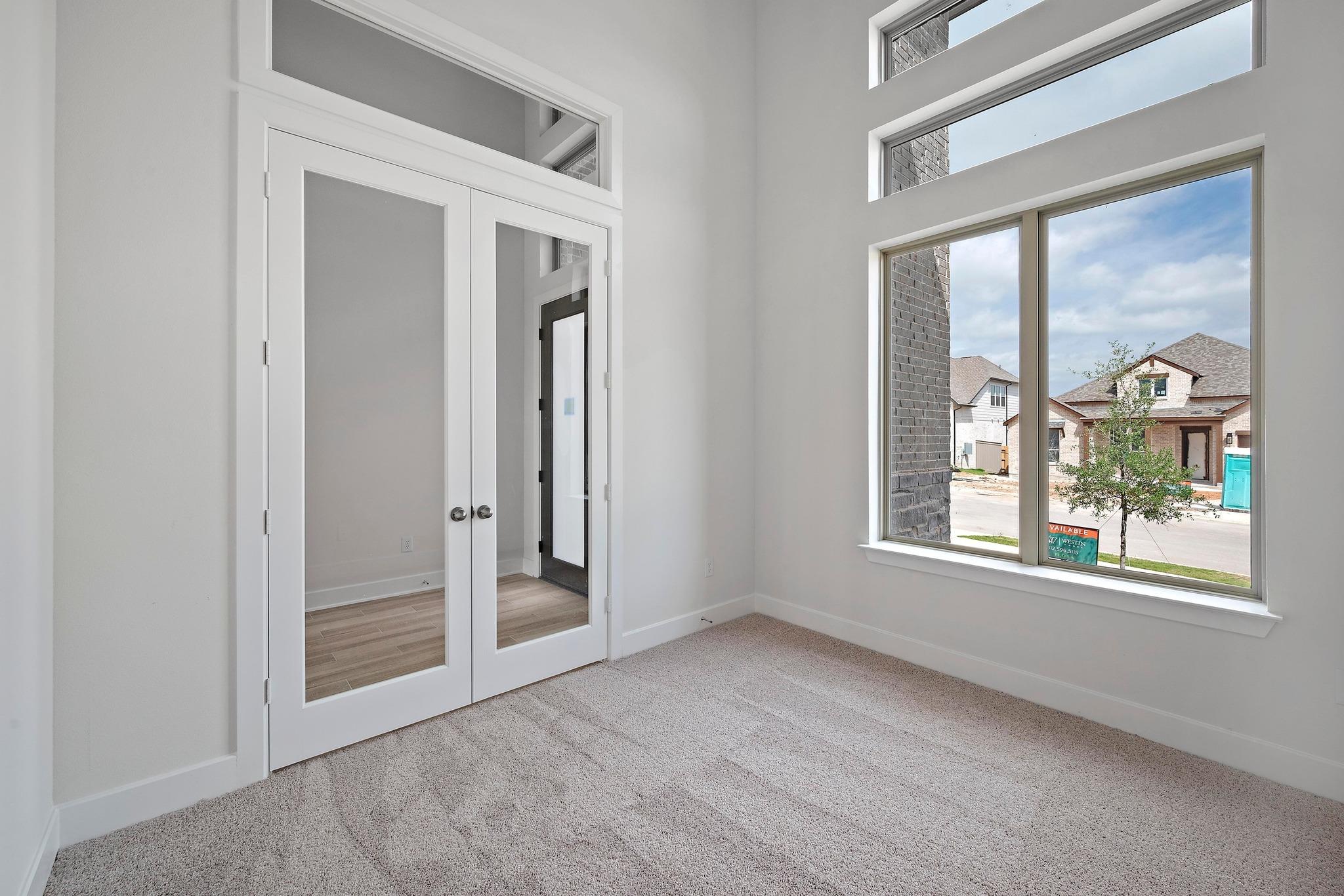 132 Cloverton Cres, Hutto, TX 78634