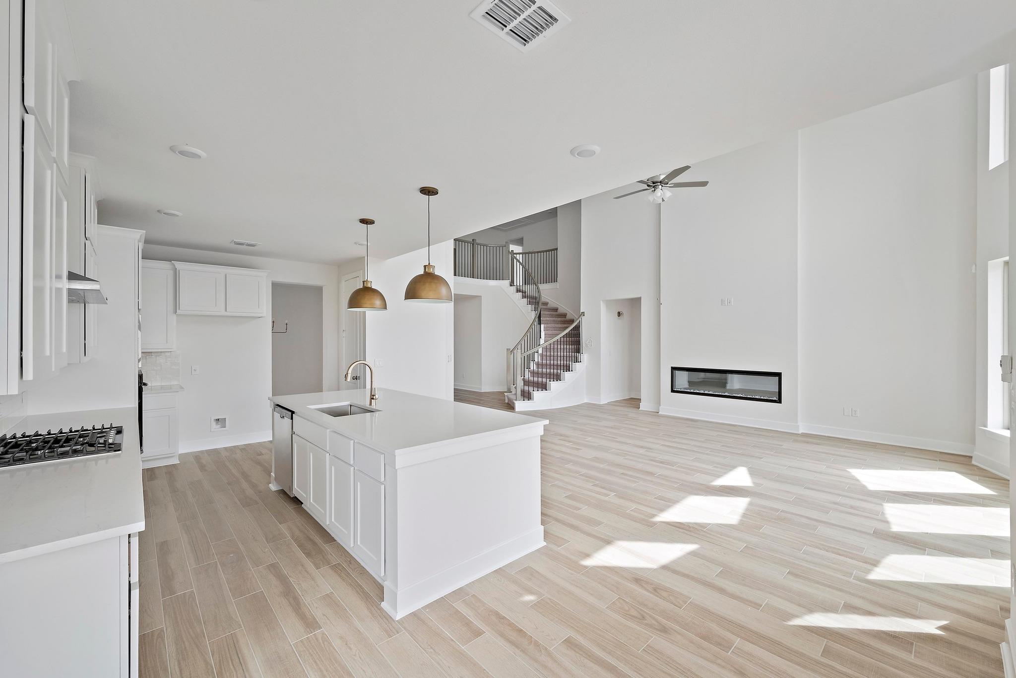 132 Cloverton Cres, Hutto, TX 78634