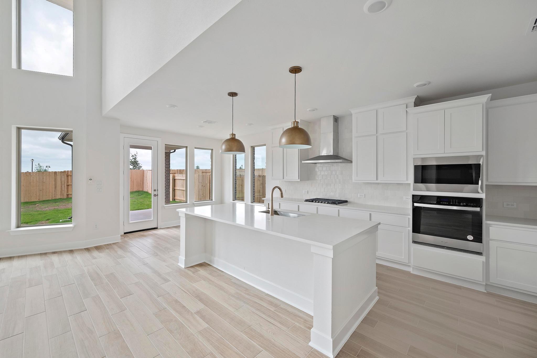 132 Cloverton Cres, Hutto, TX 78634