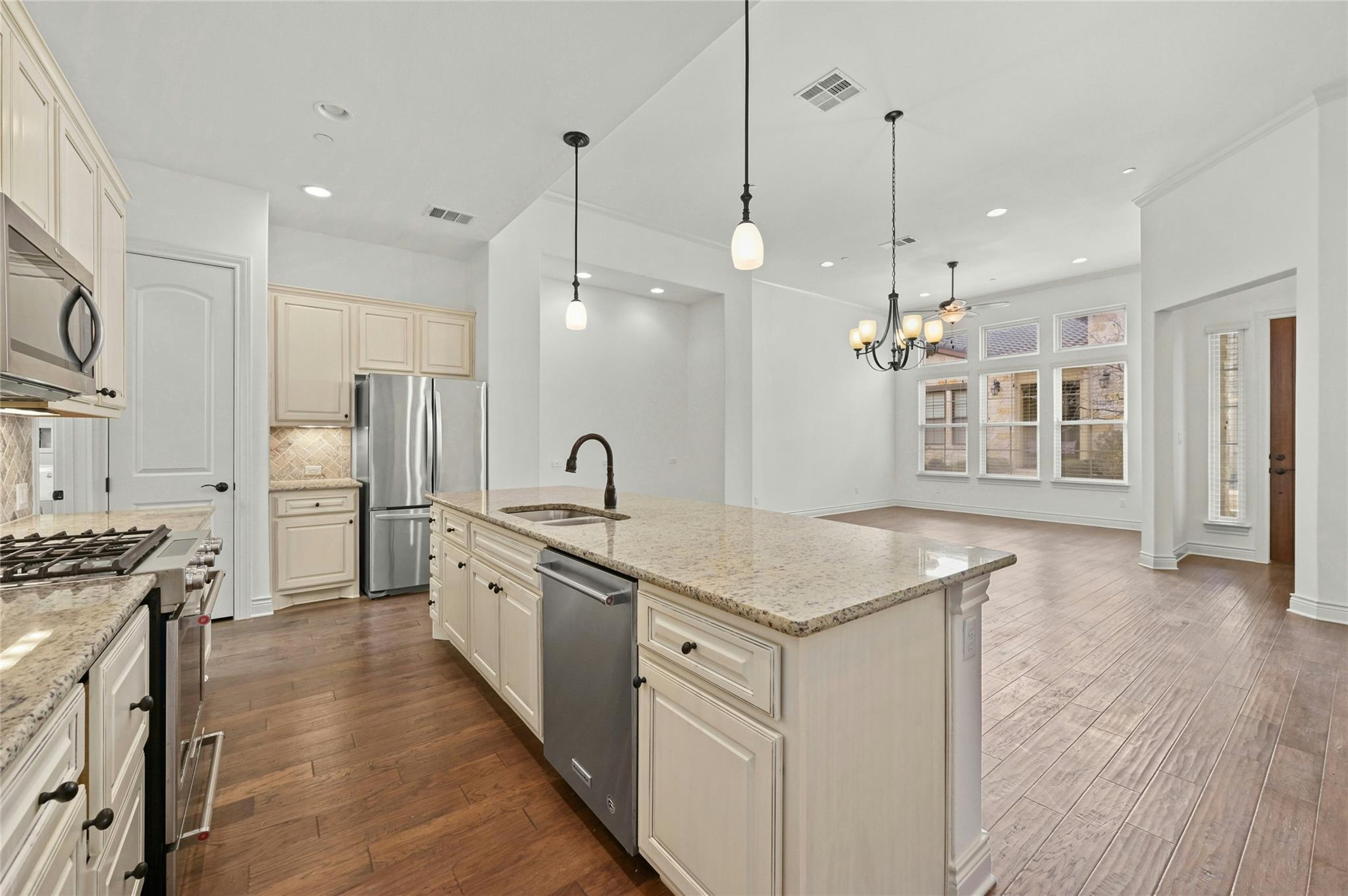 102 Gallia Dr # 3, Austin, TX 78734