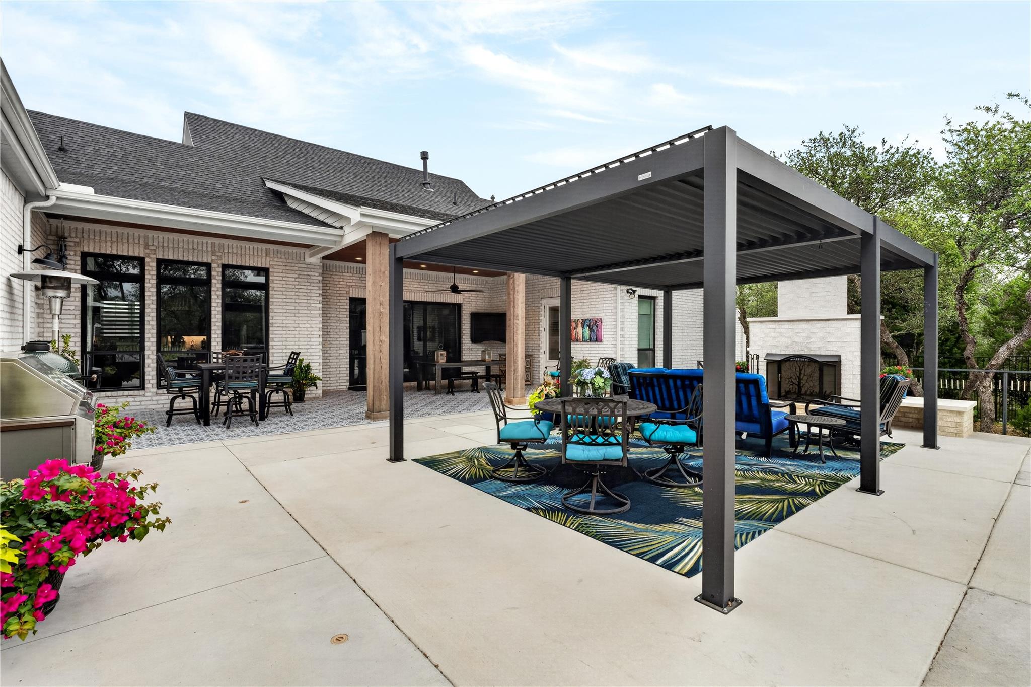 305 Spicewood Trails Dr, Spicewood, TX 78669