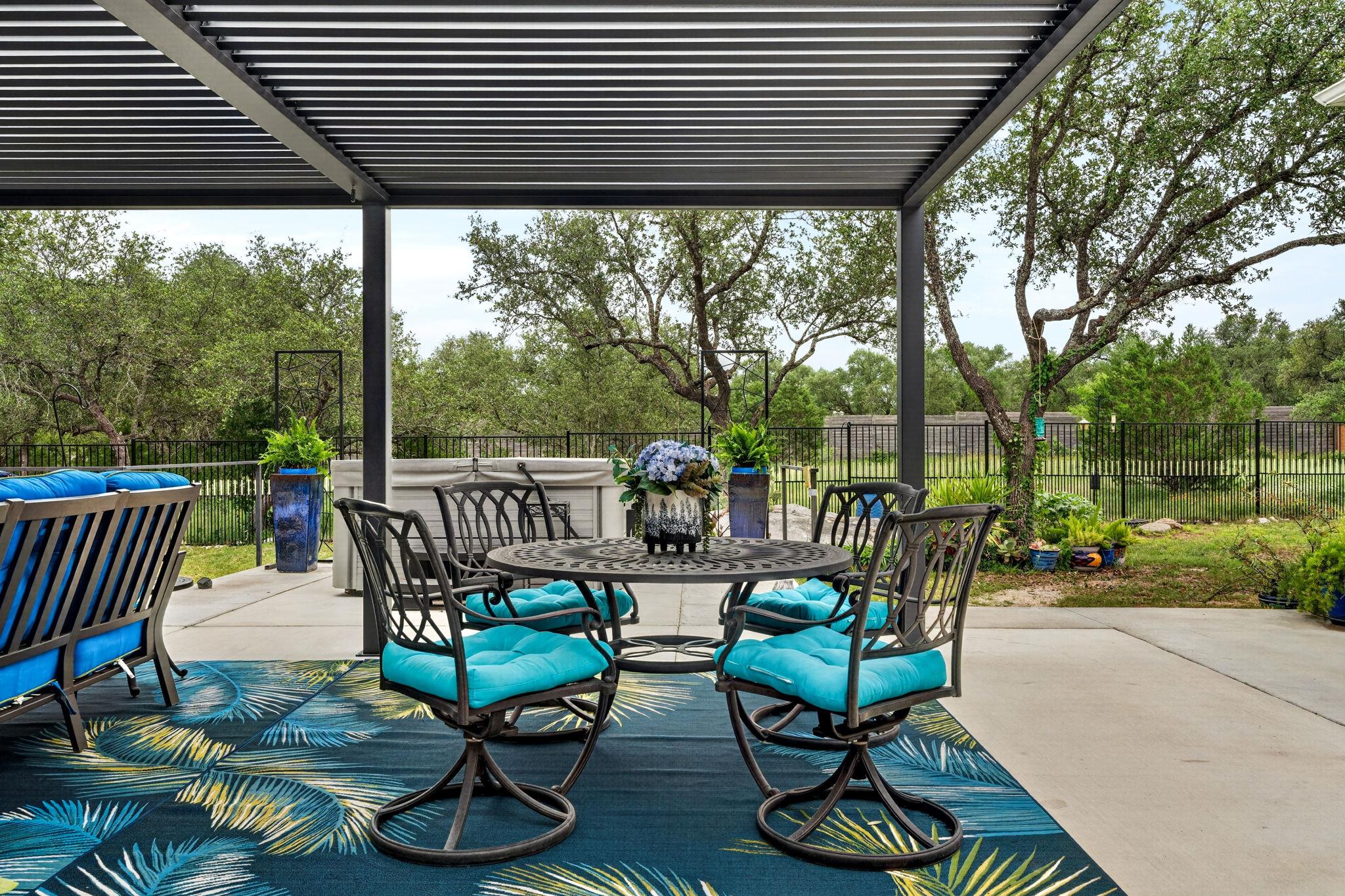305 Spicewood Trails Dr, Spicewood, TX 78669