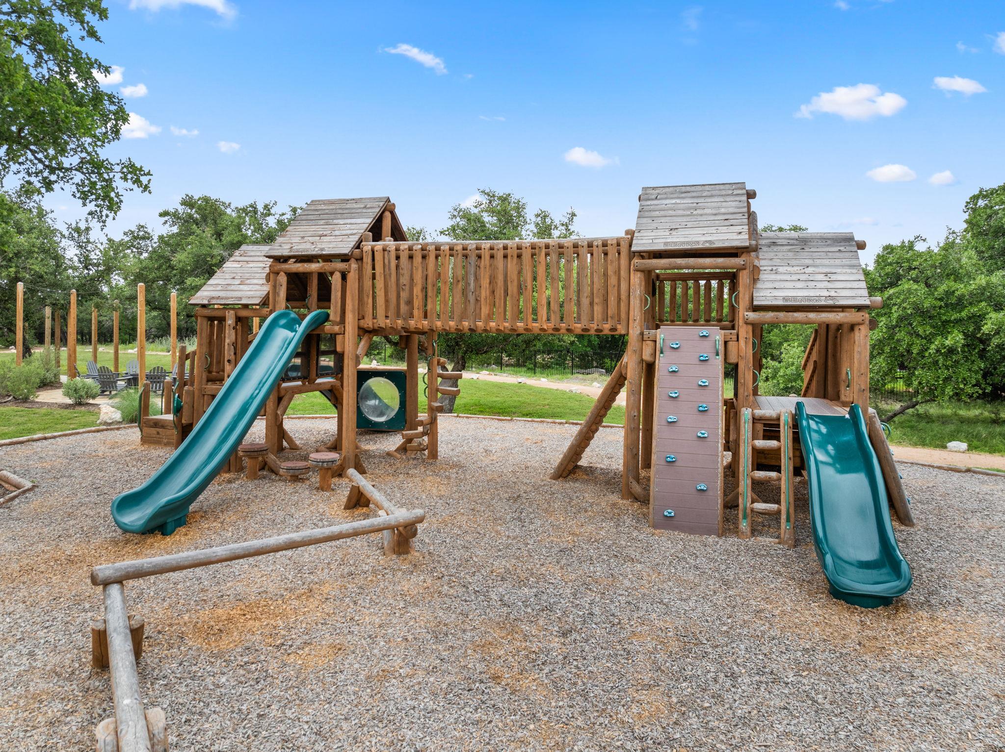305 Spicewood Trails Dr, Spicewood, TX 78669