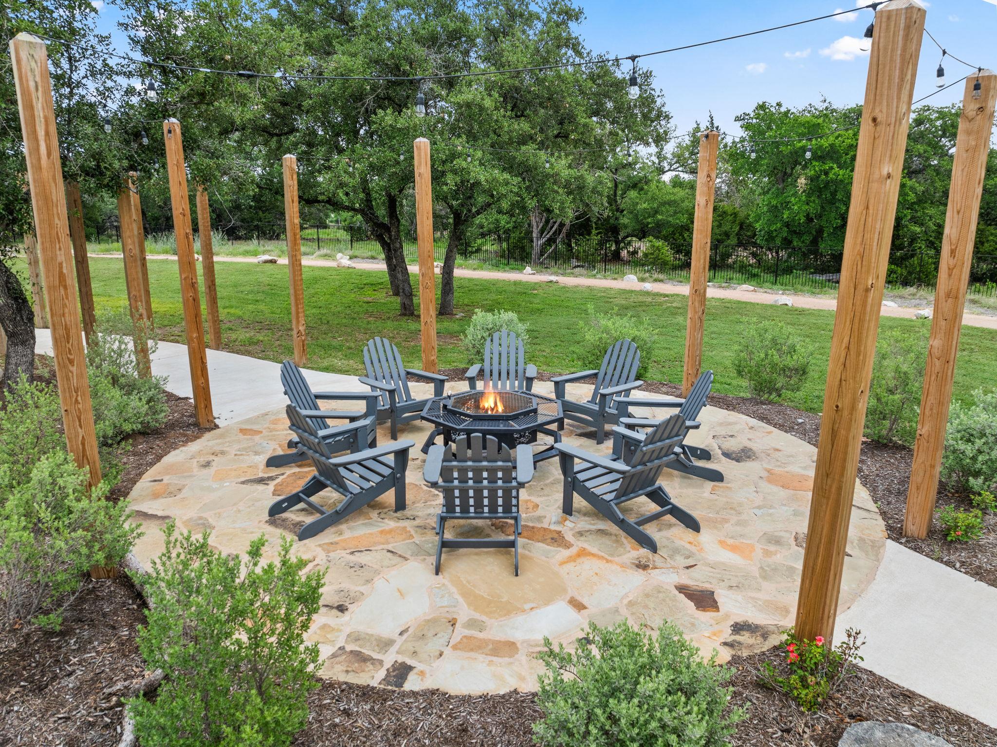 305 Spicewood Trails Dr, Spicewood, TX 78669