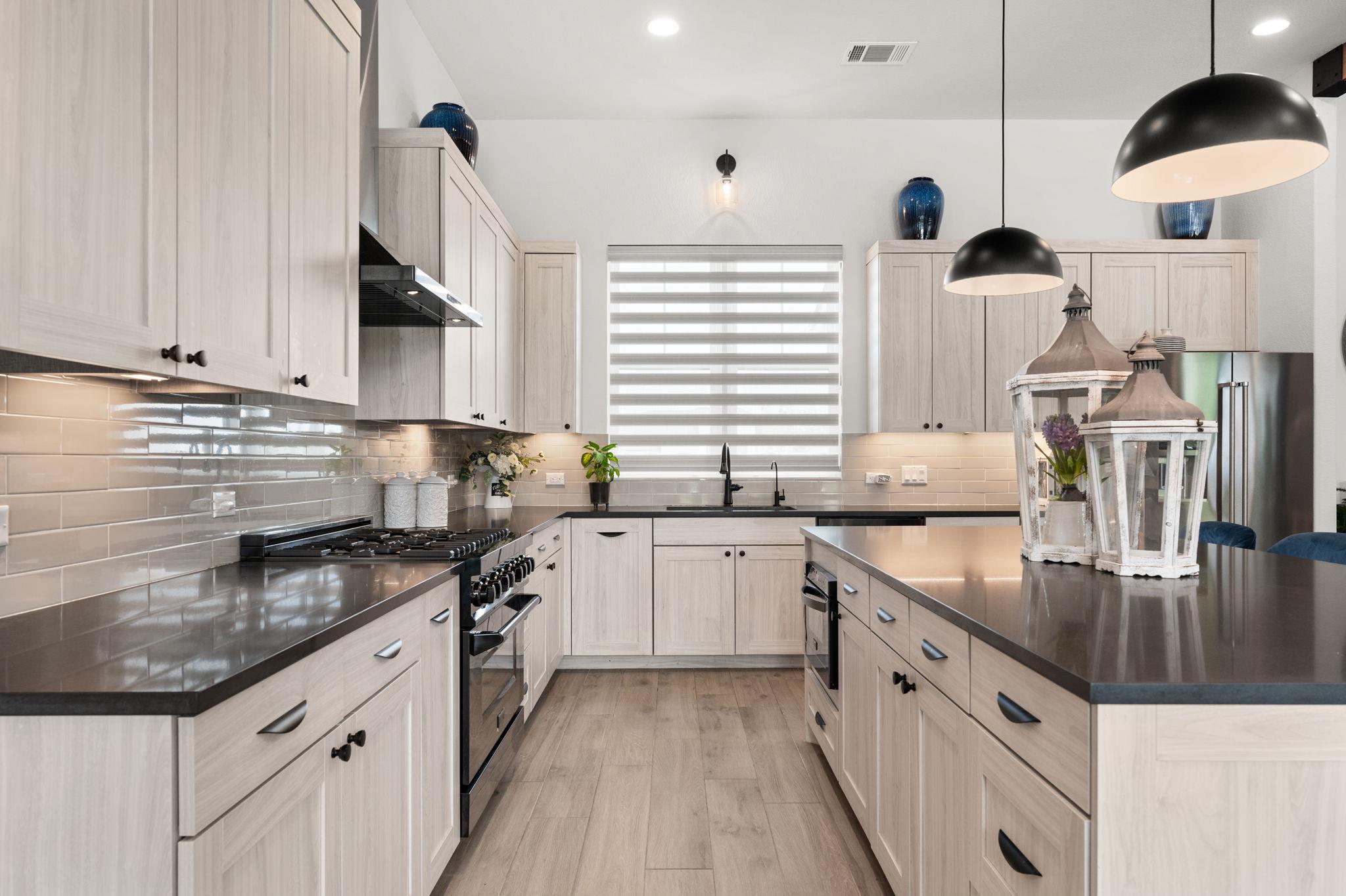 305 Spicewood Trails Dr, Spicewood, TX 78669