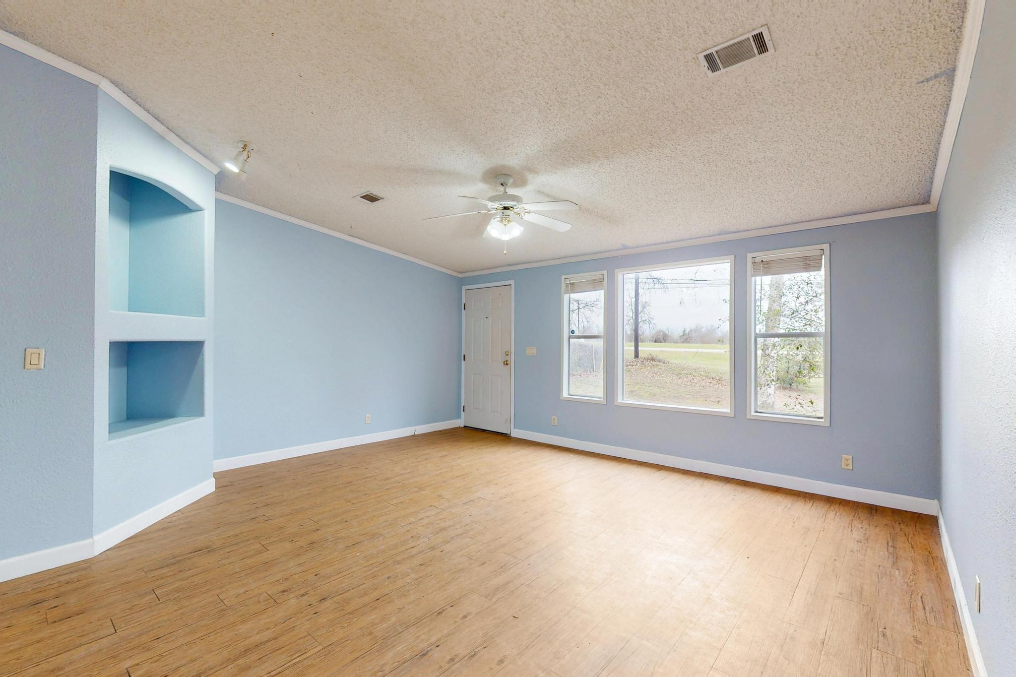 262 Highway 290 E, Elgin, TX 78621