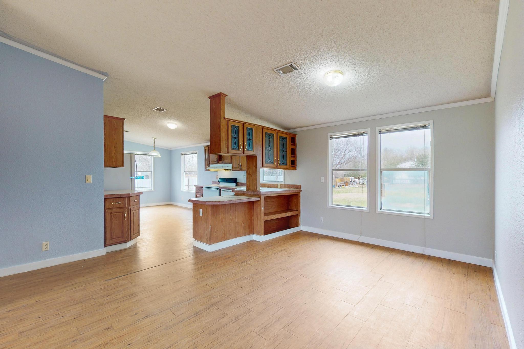 262 Highway 290 E, Elgin, TX 78621