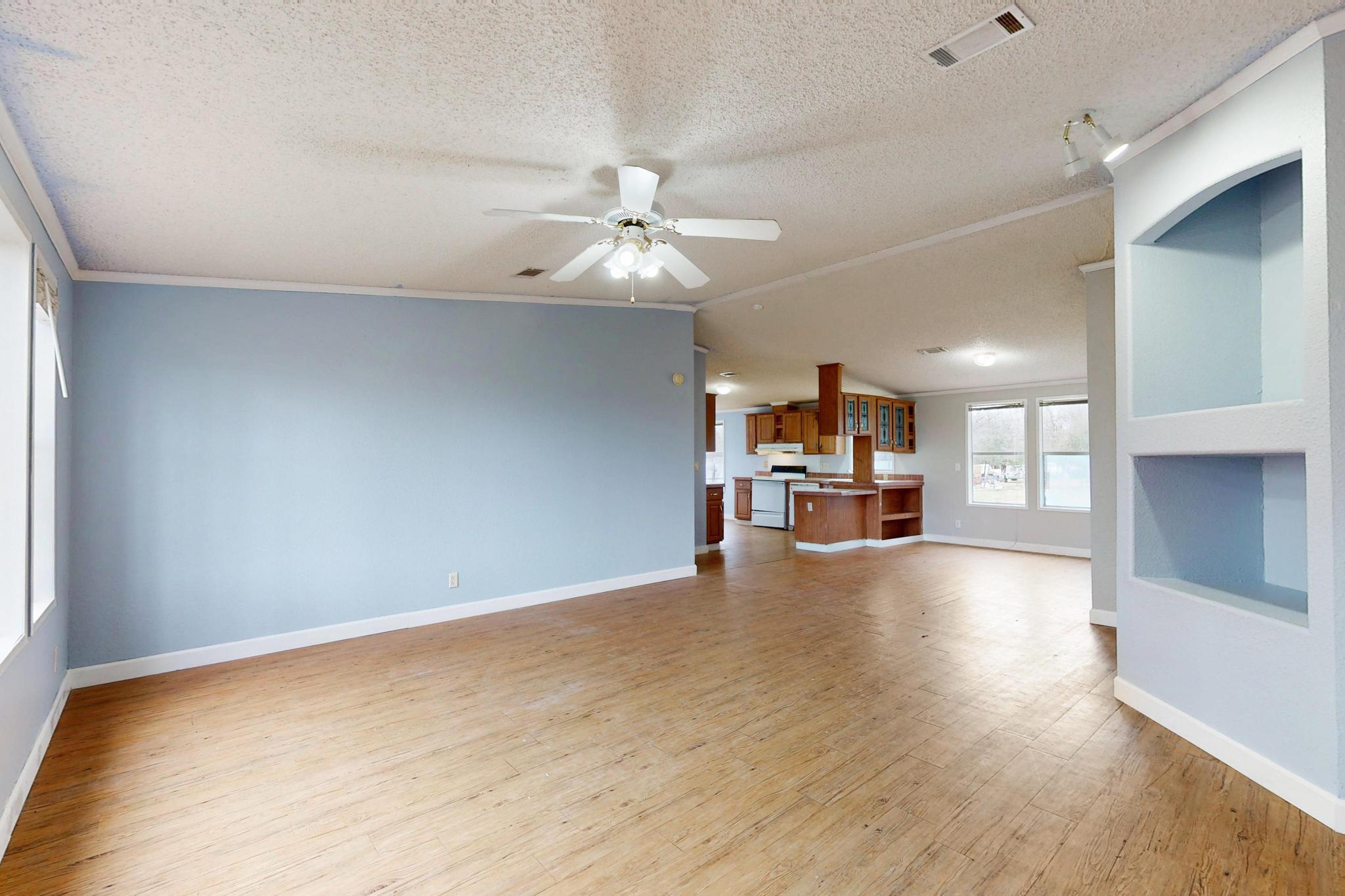 262 Highway 290 E, Elgin, TX 78621