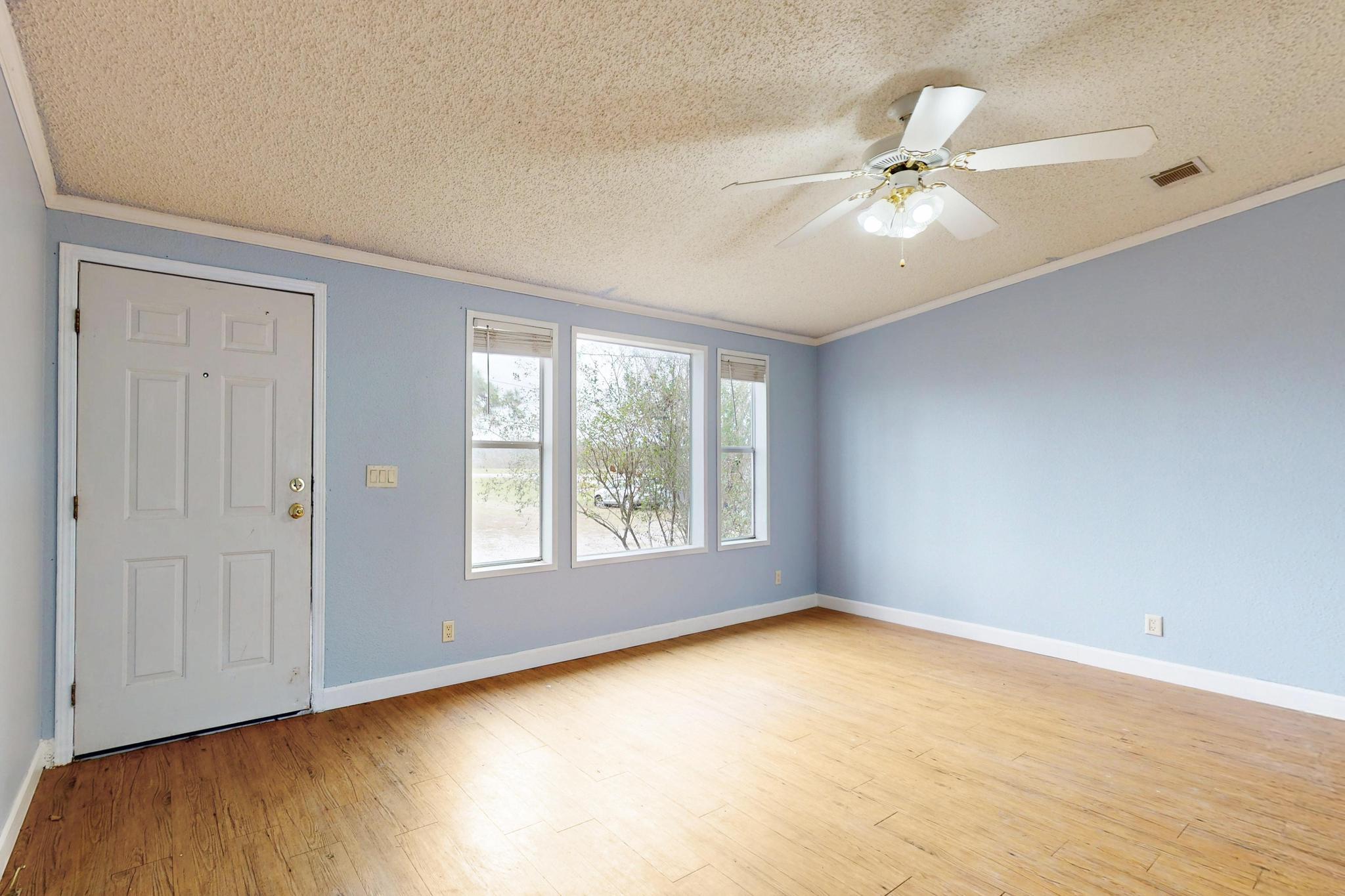 262 Highway 290 E, Elgin, TX 78621