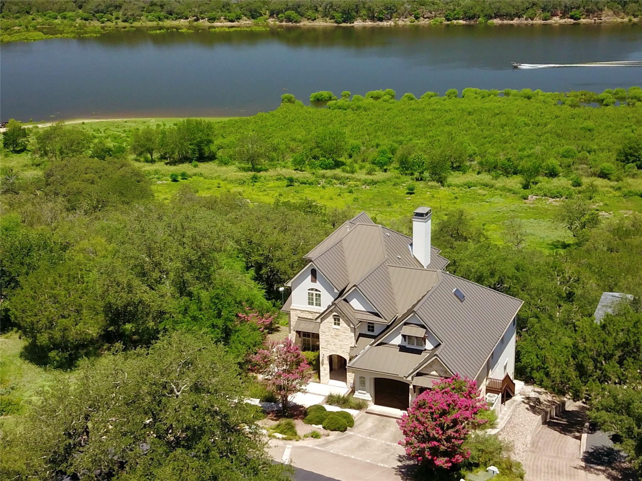 633 Wesley Ridge Dr, Spicewood, TX 78669