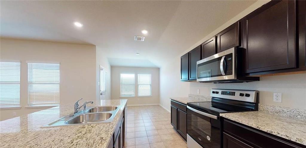 130 Hammond Ct, Jarrell, TX 76537