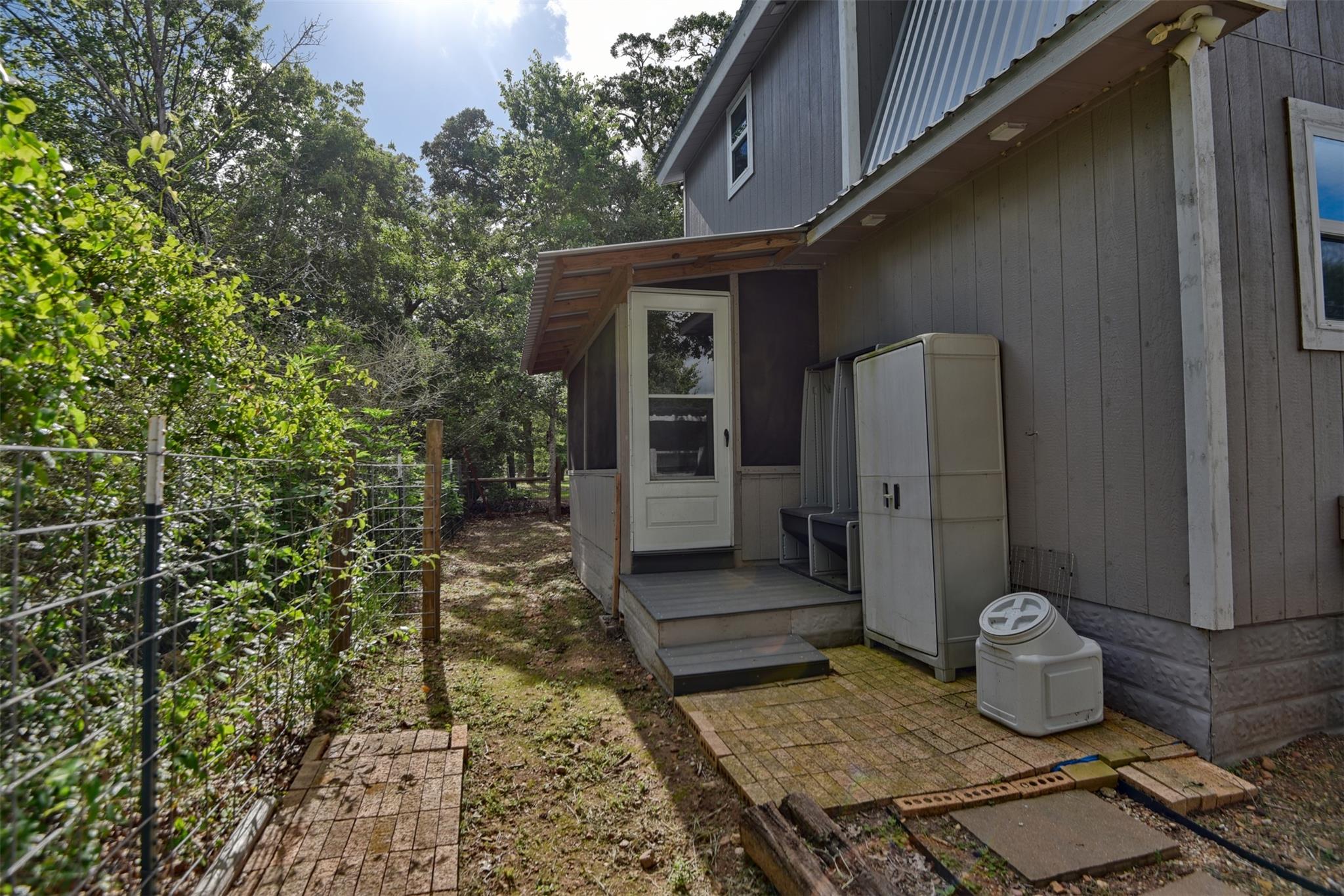 417 Big Bow, Smithville, TX 78957