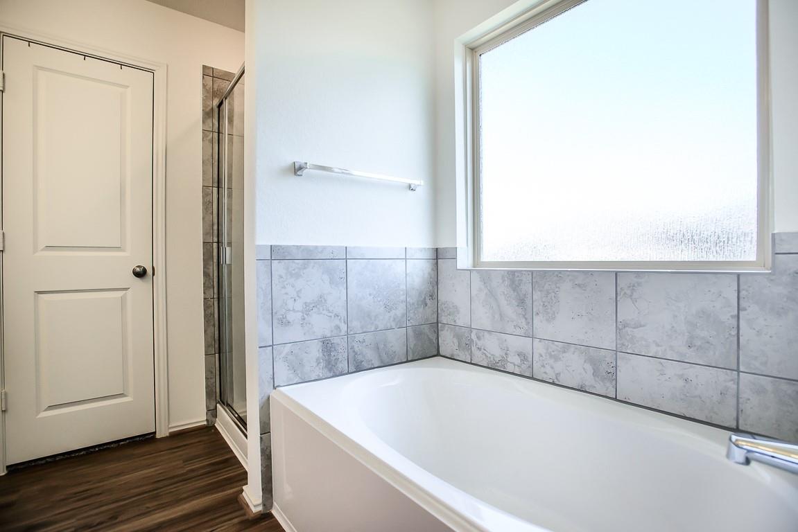 105 Cosmos Ln, Jarrell, TX 76537