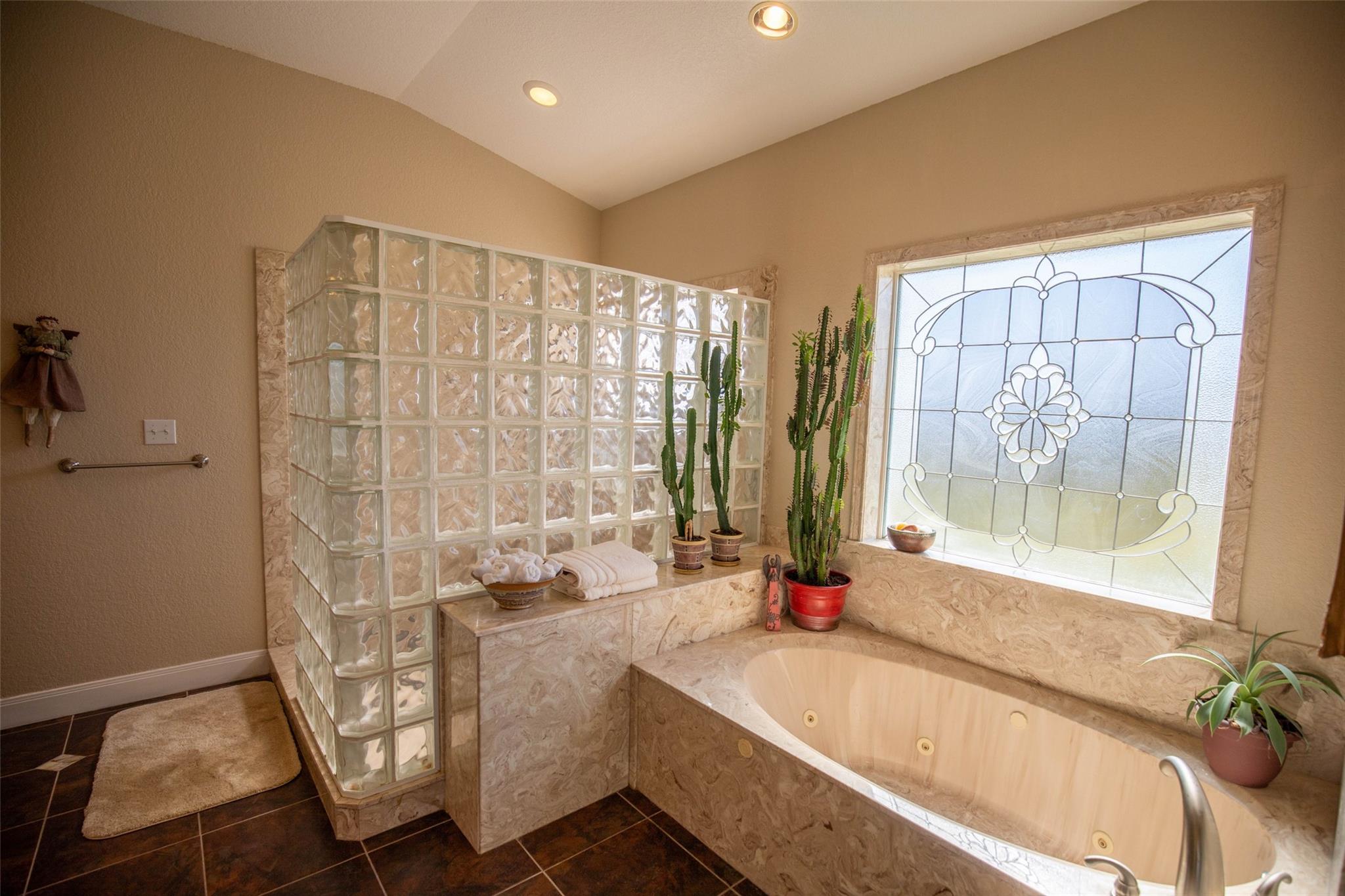 734 E FM 485, Cameron, TX 76520