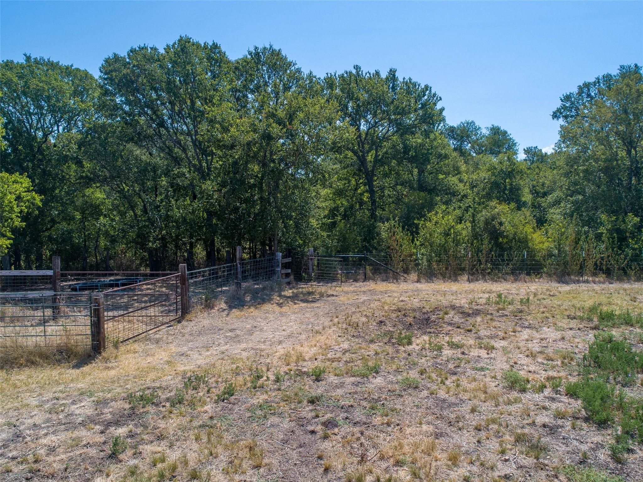 734 E FM 485, Cameron, TX 76520