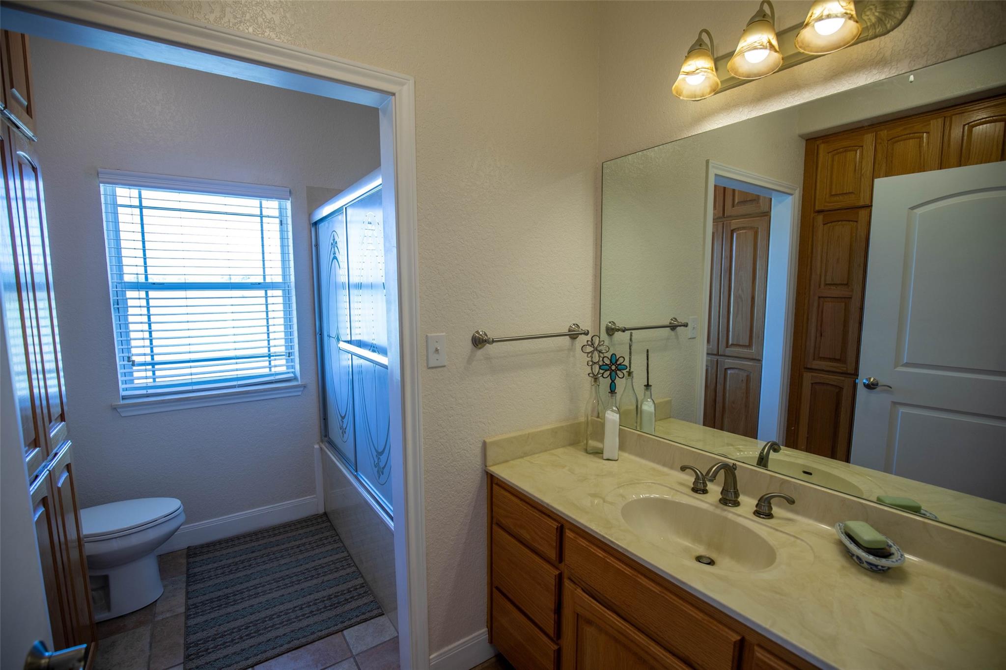734 E FM 485, Cameron, TX 76520