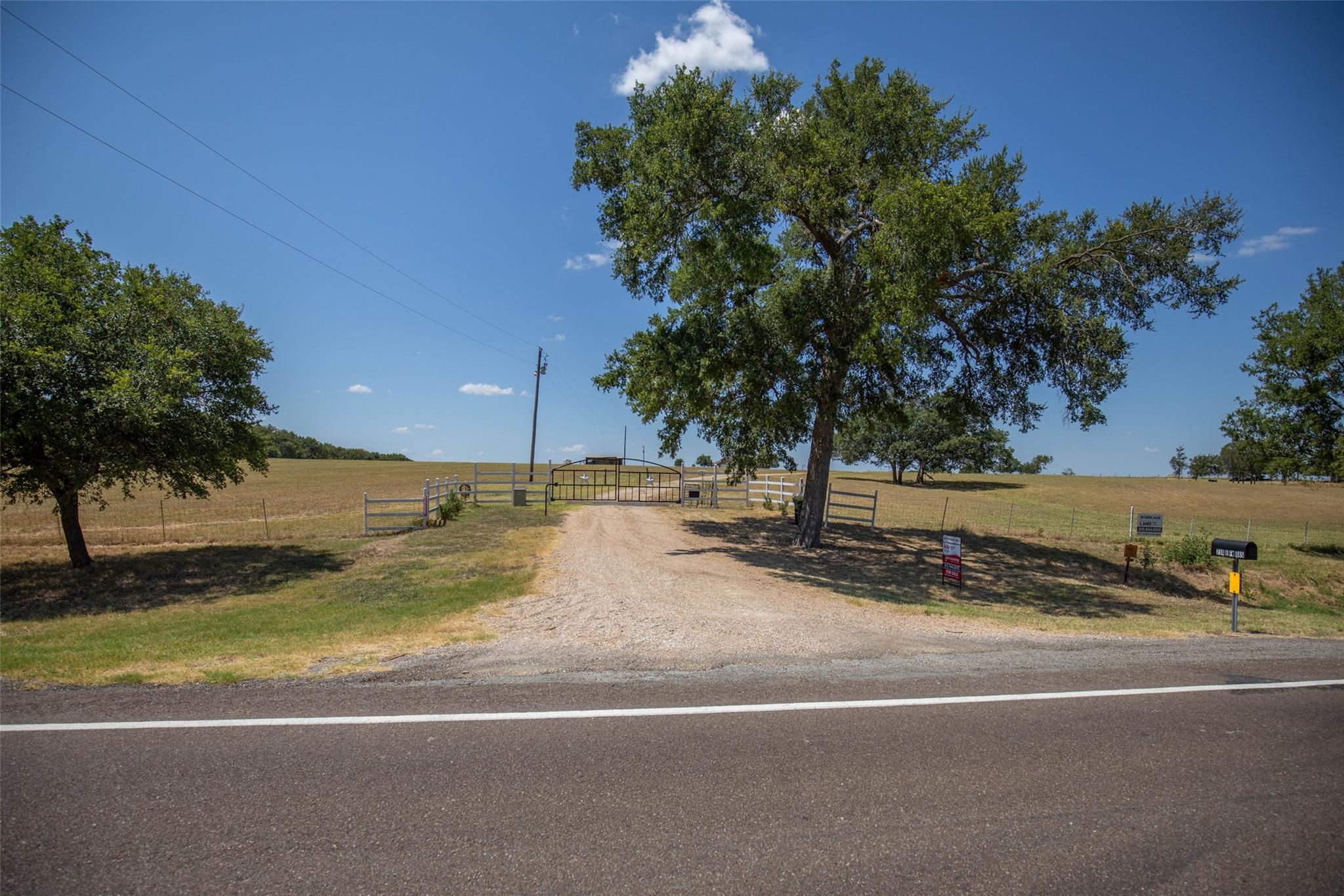 734 E FM 485, Cameron, TX 76520