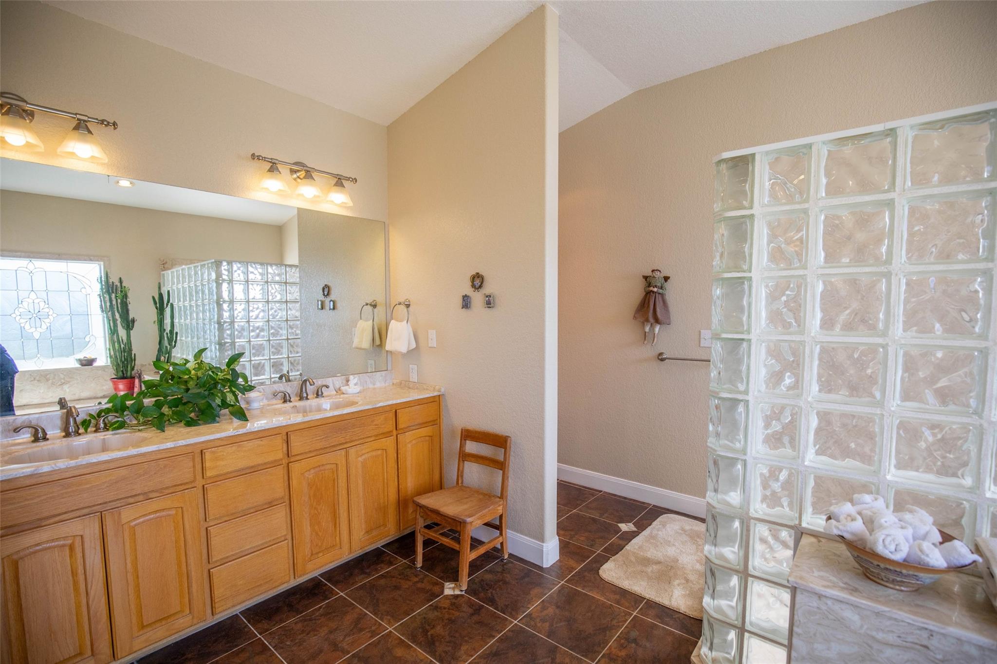 734 E FM 485, Cameron, TX 76520