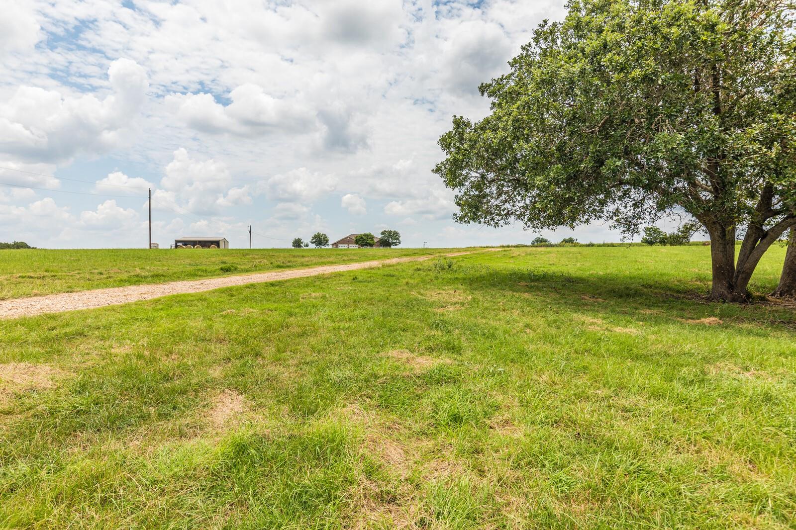 734 E FM 485, Cameron, TX 76520