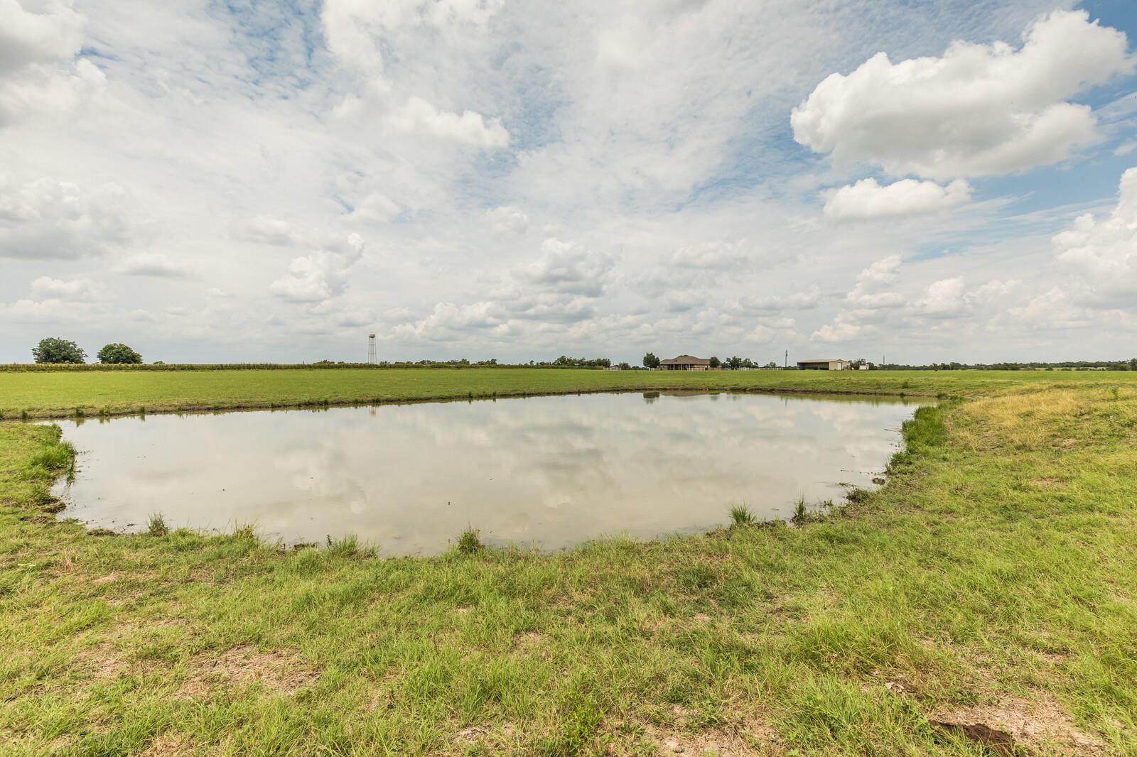 734 E FM 485, Cameron, TX 76520