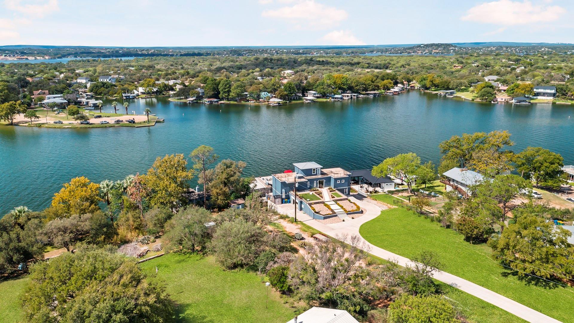 302 Green Acres Dr, Marble Falls, TX 78654