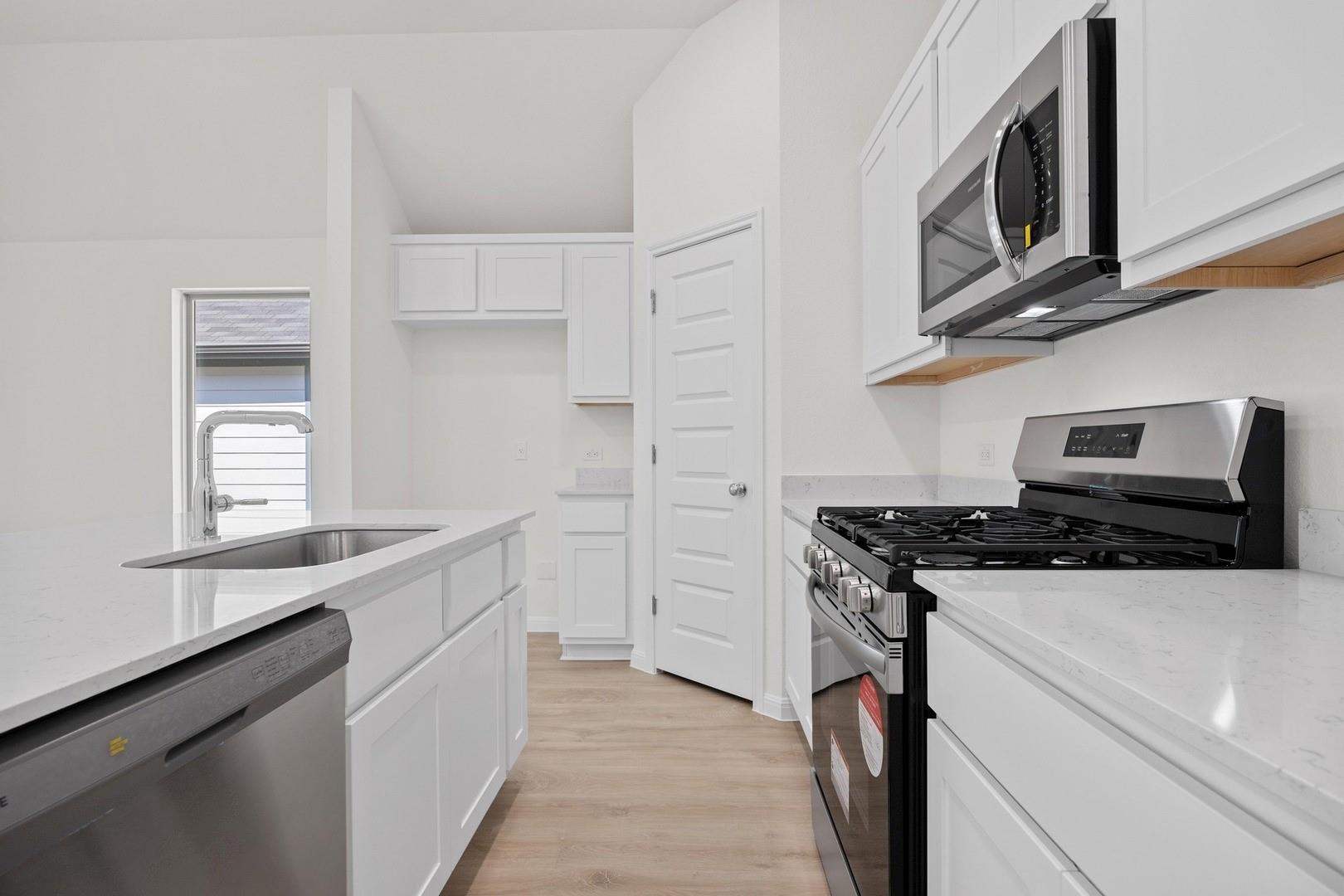 277 Bendecido Loop, Elgin, TX 78621