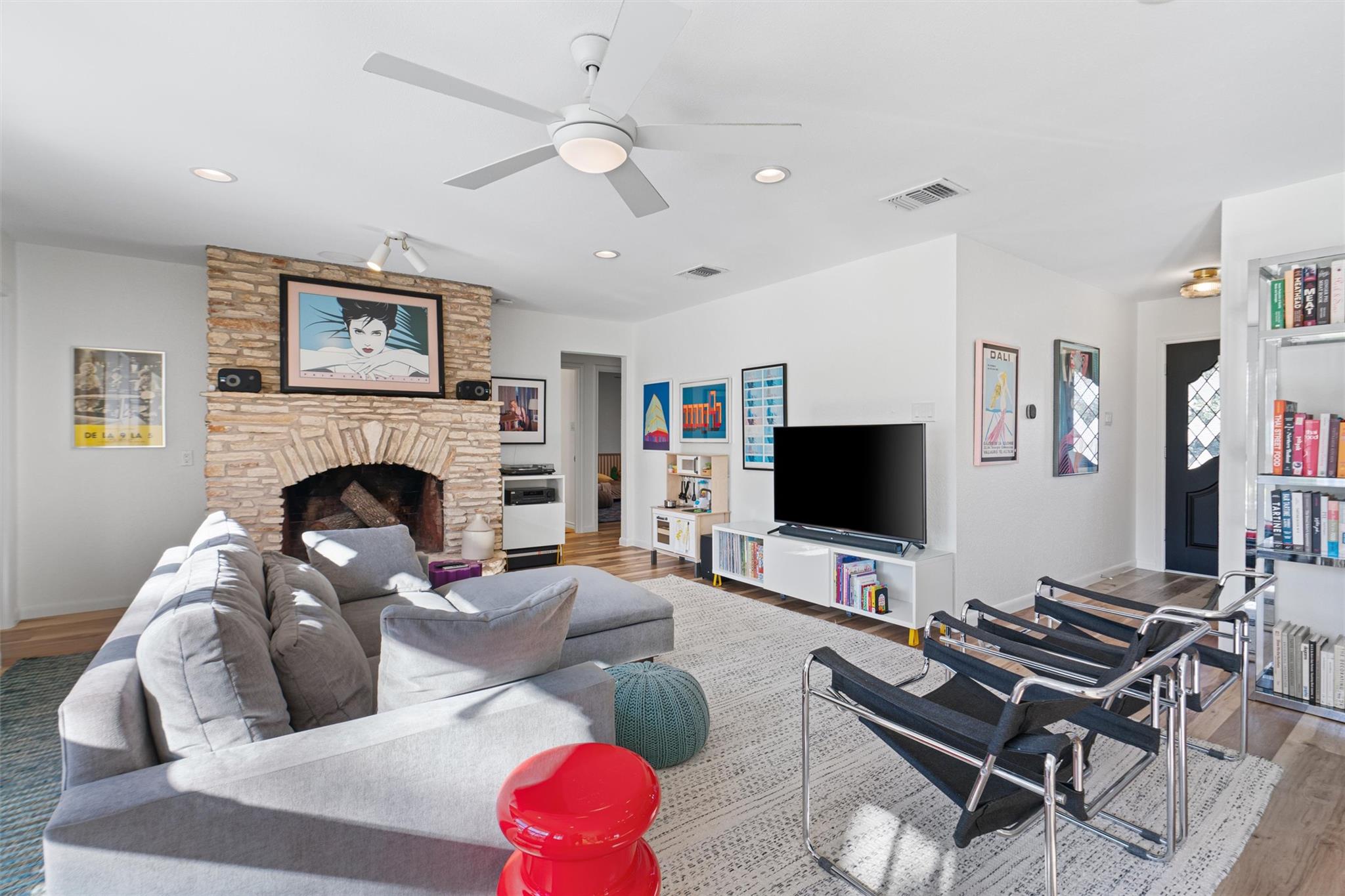 205 Leisurewoods Dr, Buda, TX 78610