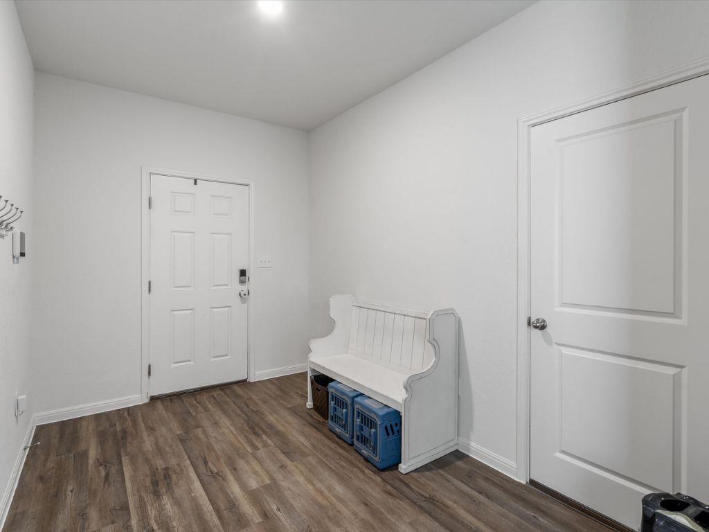 241 Rainey Dr, Jarrell, TX 76537