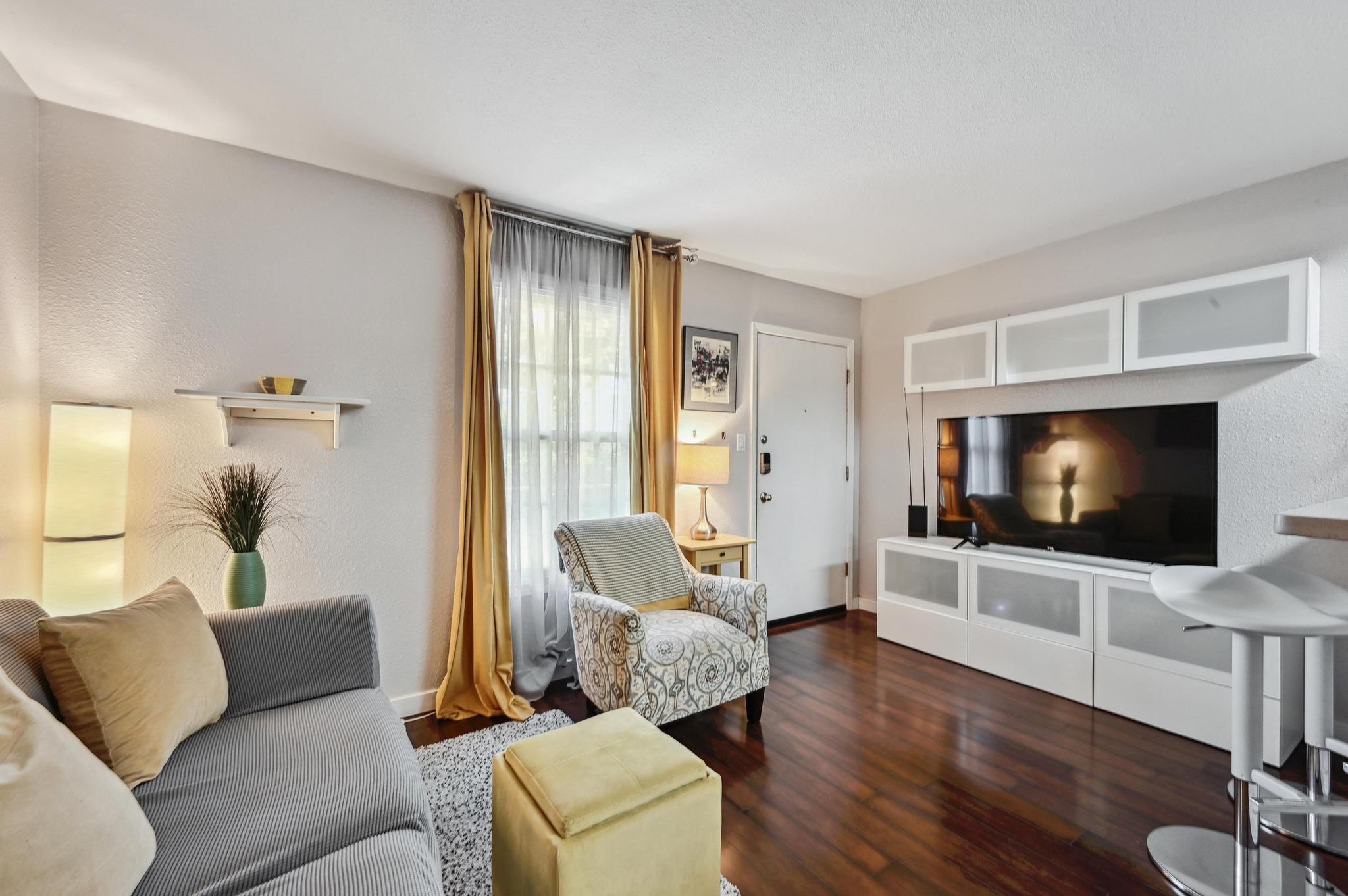 2302 E Side Dr # 5, Austin, TX 78704
