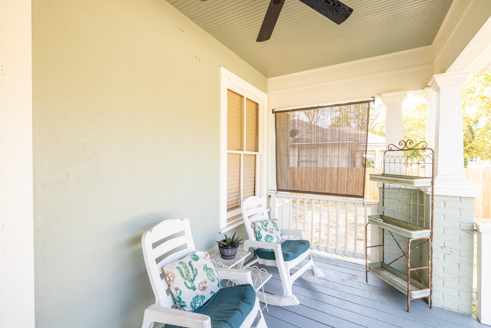 626 Saint Vincent St, Gonzales, TX 78629