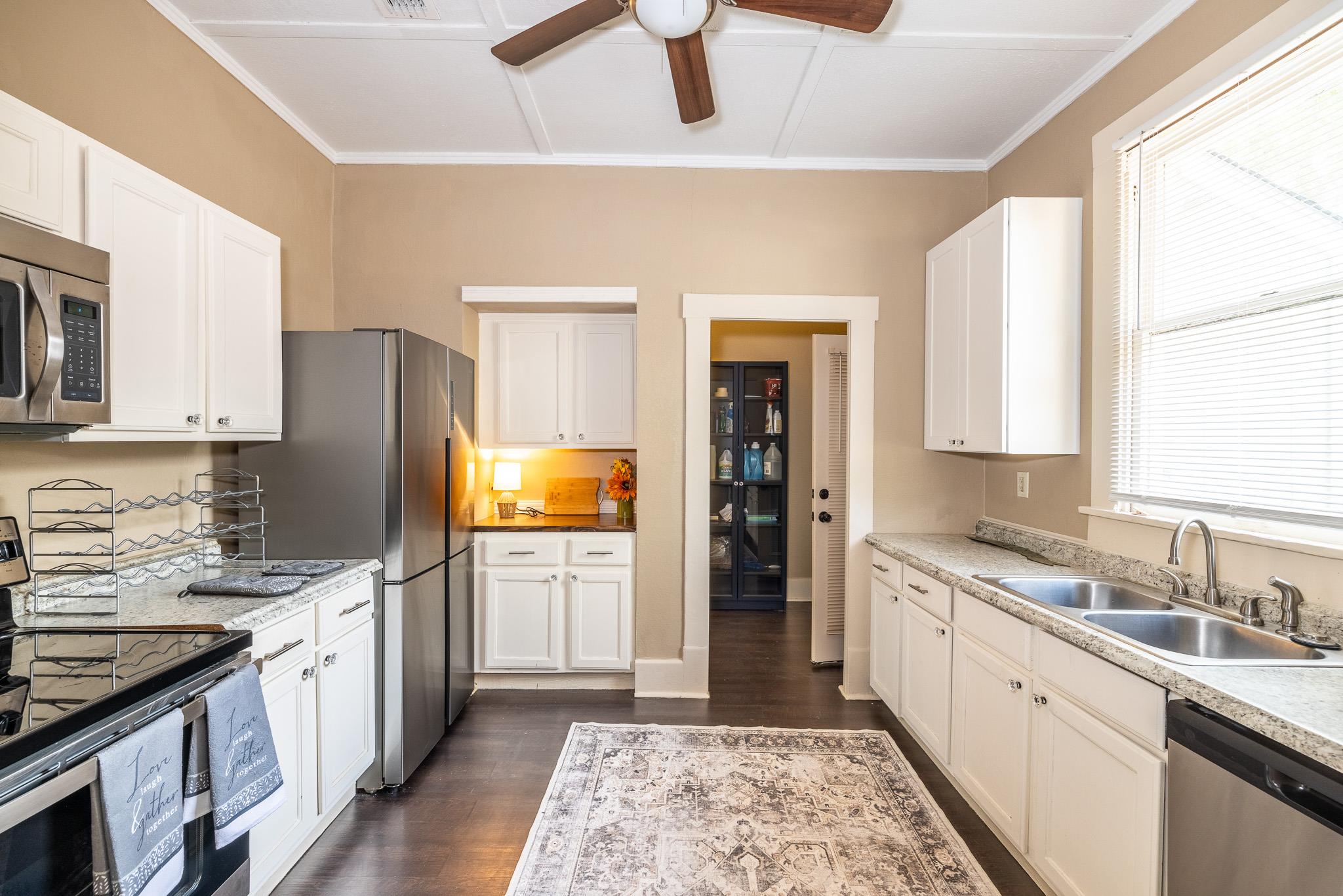 626 Saint Vincent St, Gonzales, TX 78629