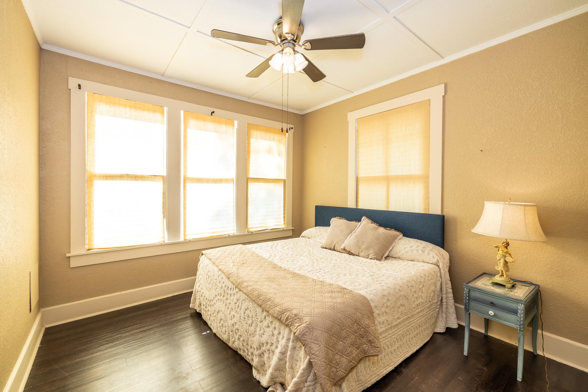 626 Saint Vincent St, Gonzales, TX 78629
