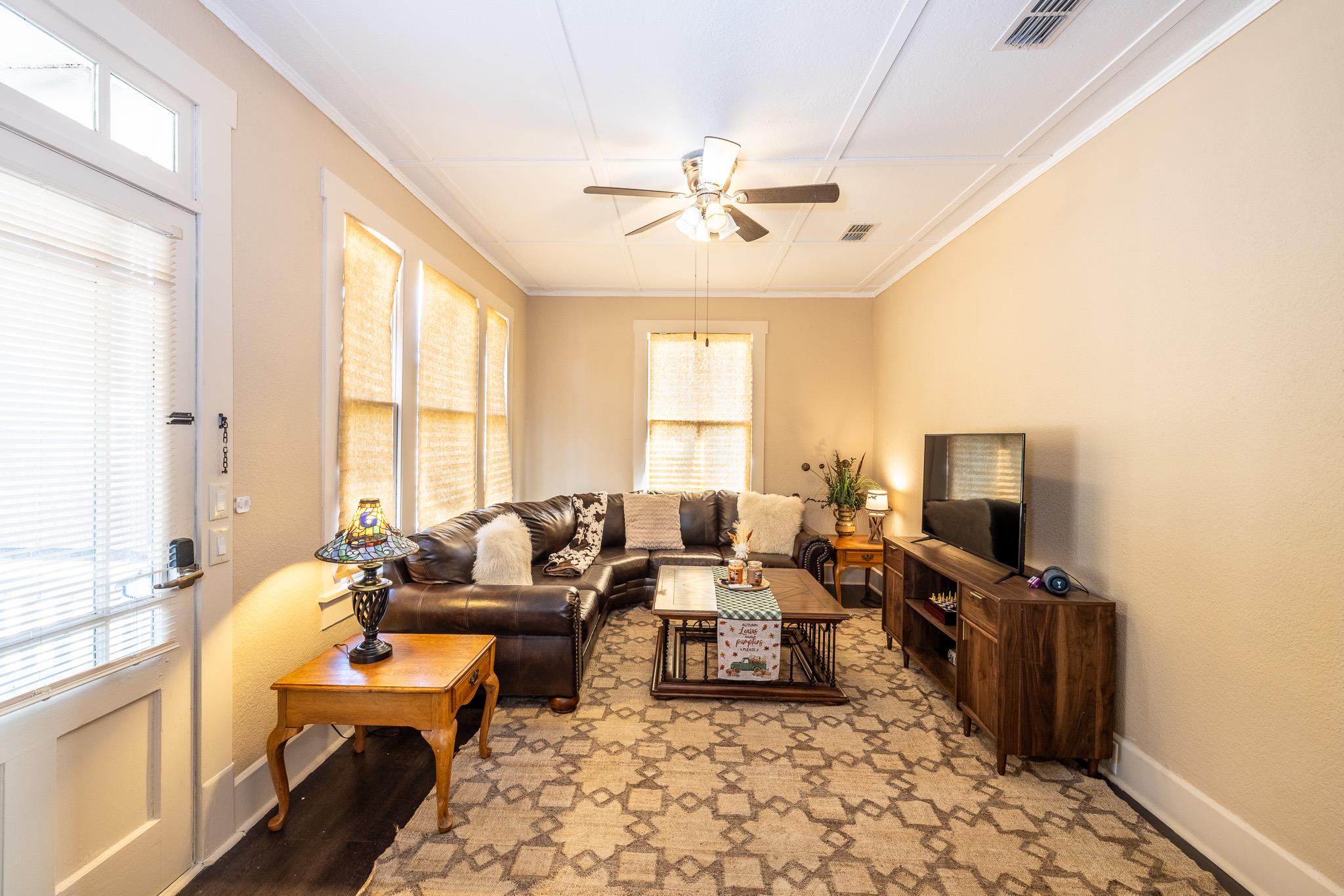 626 Saint Vincent St, Gonzales, TX 78629