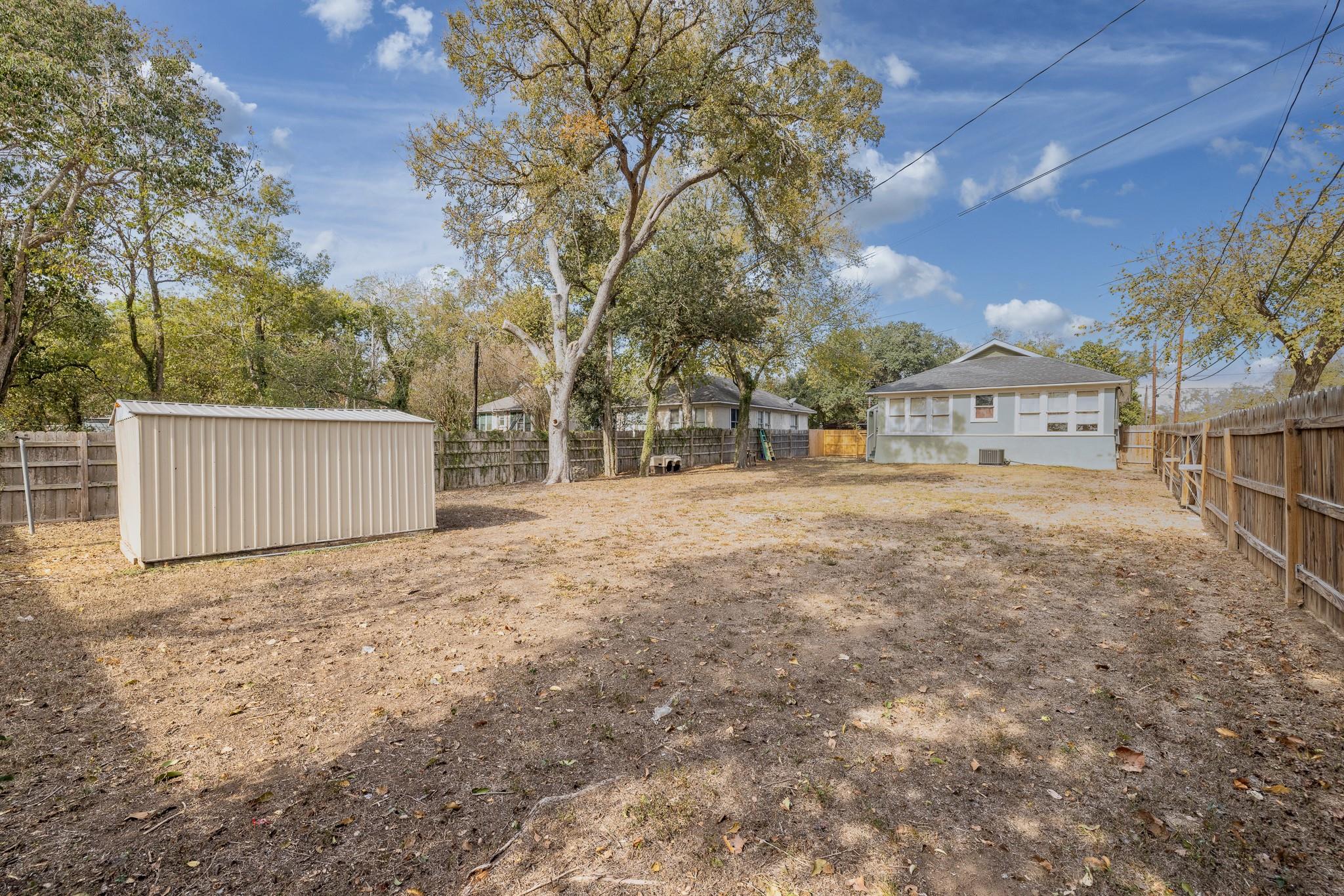 626 Saint Vincent St, Gonzales, TX 78629