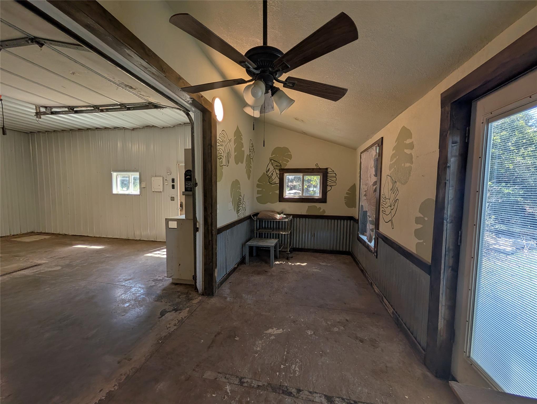 250 Kothmann Rd, Dripping Springs, TX 78620