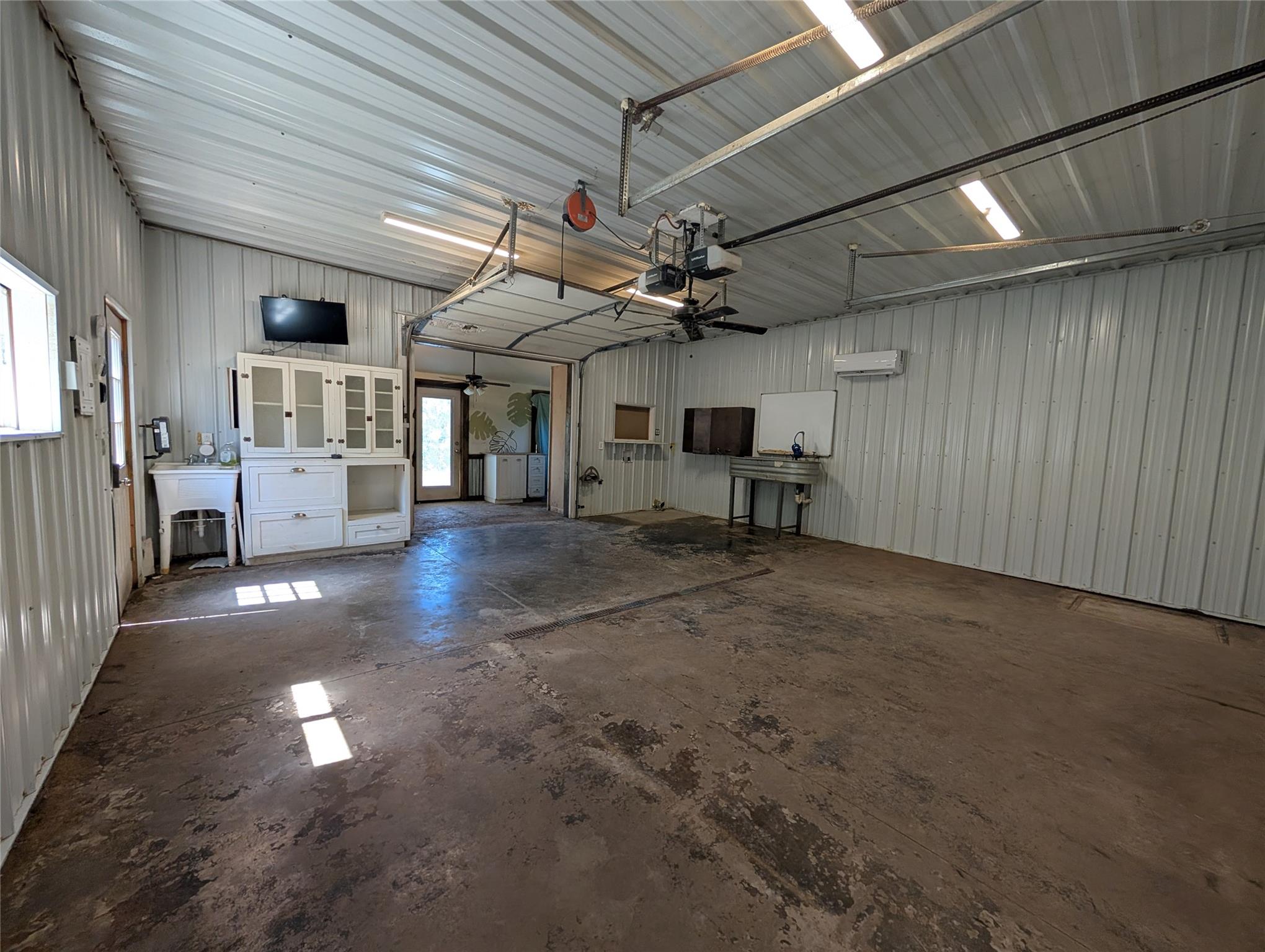 250 Kothmann Rd, Dripping Springs, TX 78620